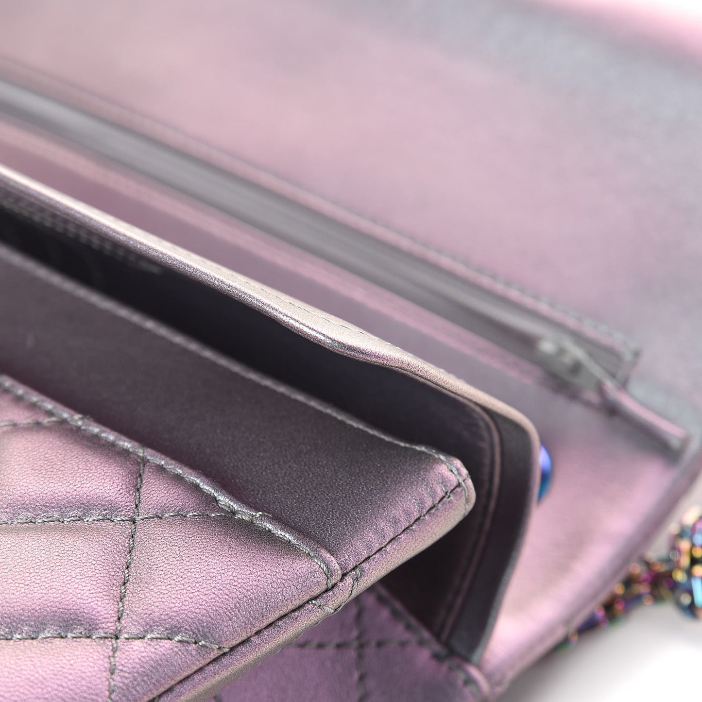 Iridescent Lambskin Quilted 2.55 Reissue 226 Flap Light Purple