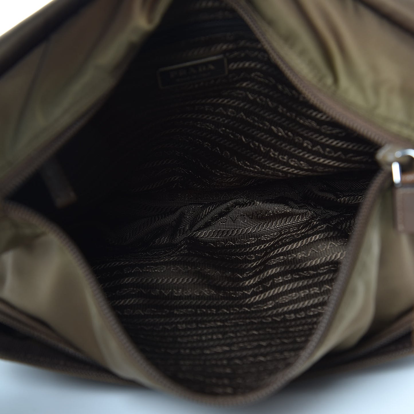 Tessuto Nylon Saffiano Vela Messenger Bag Bruciato