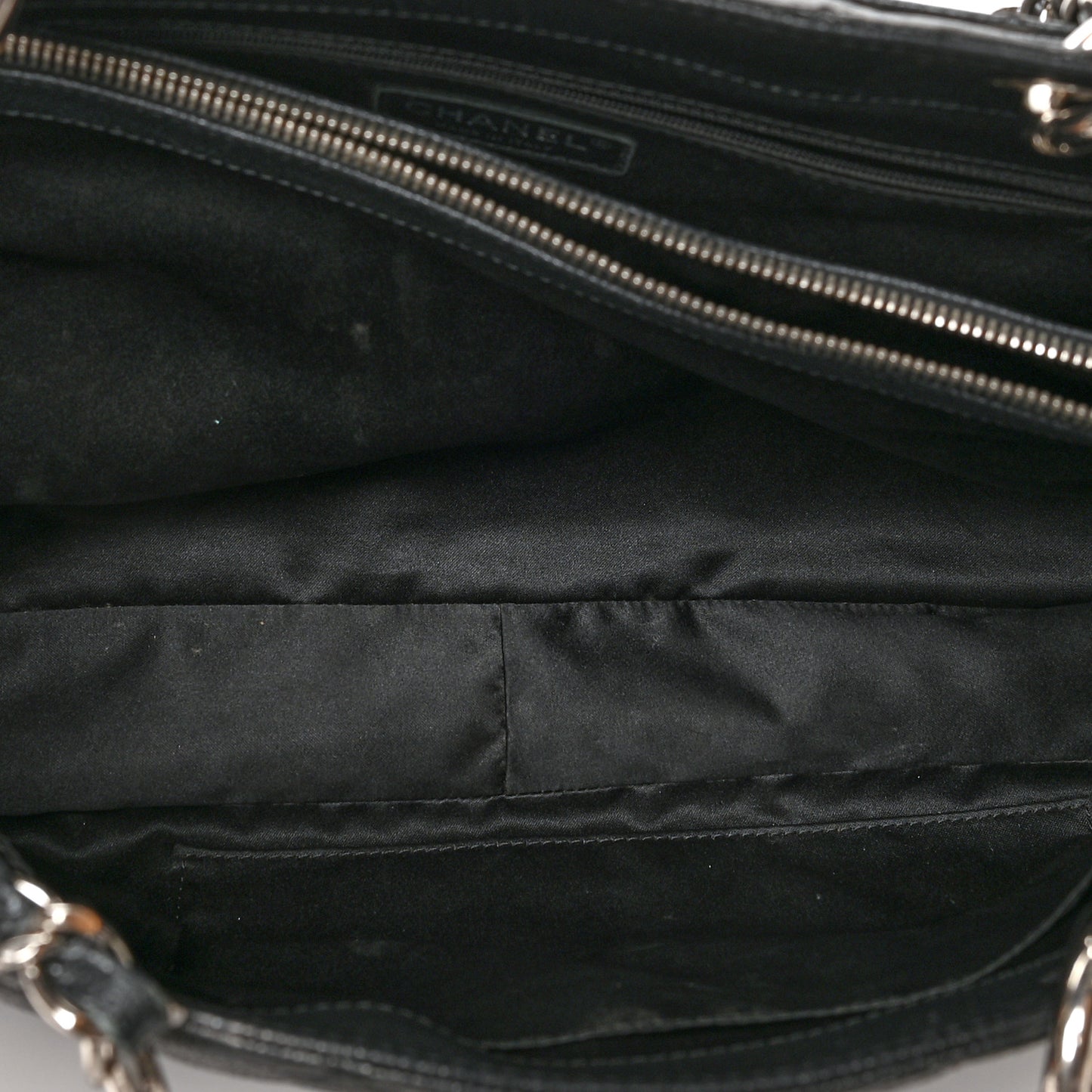 Caviar Quilted XL Grand Shopping Tote GST Black