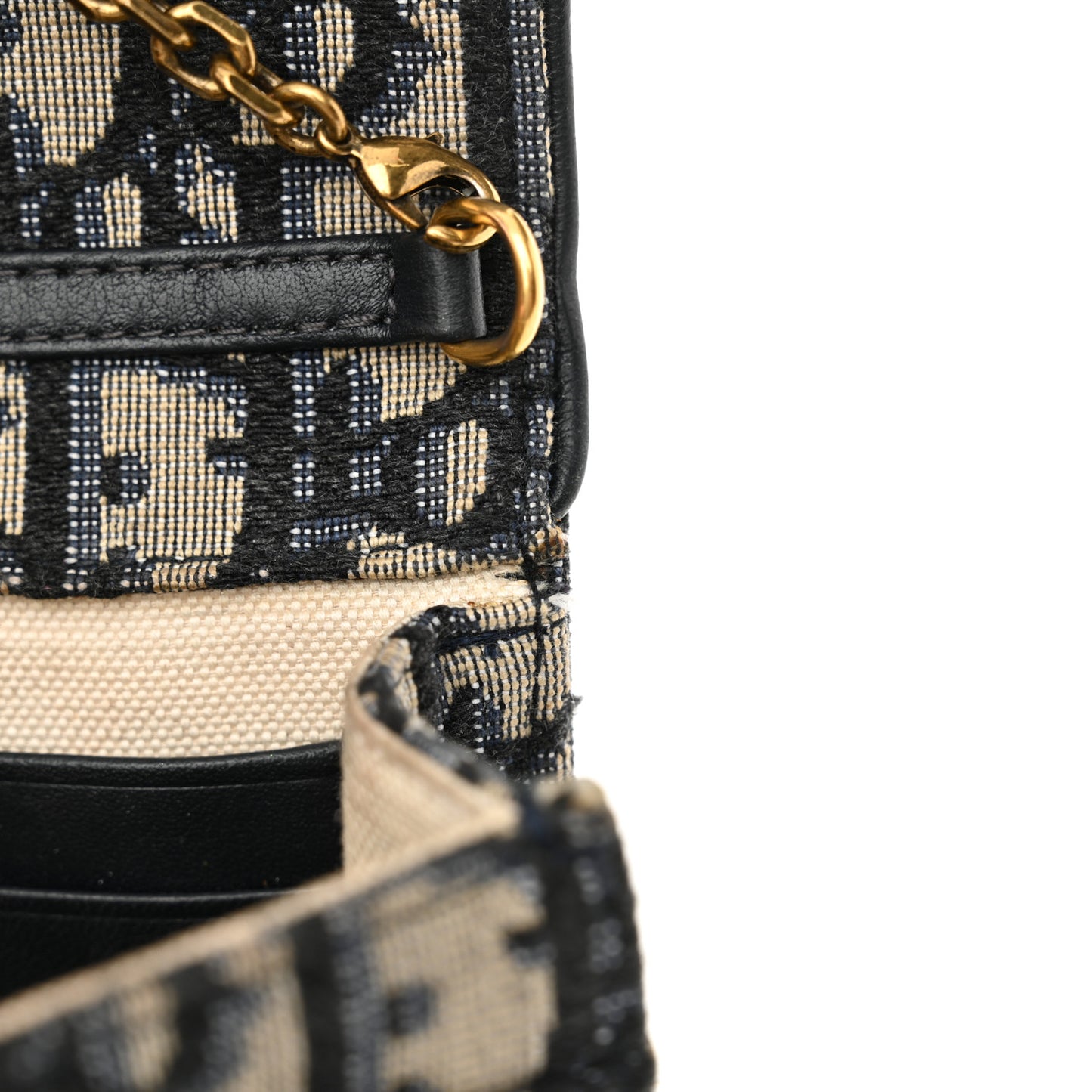 Oblique Saddle Chain Pouch Blue
