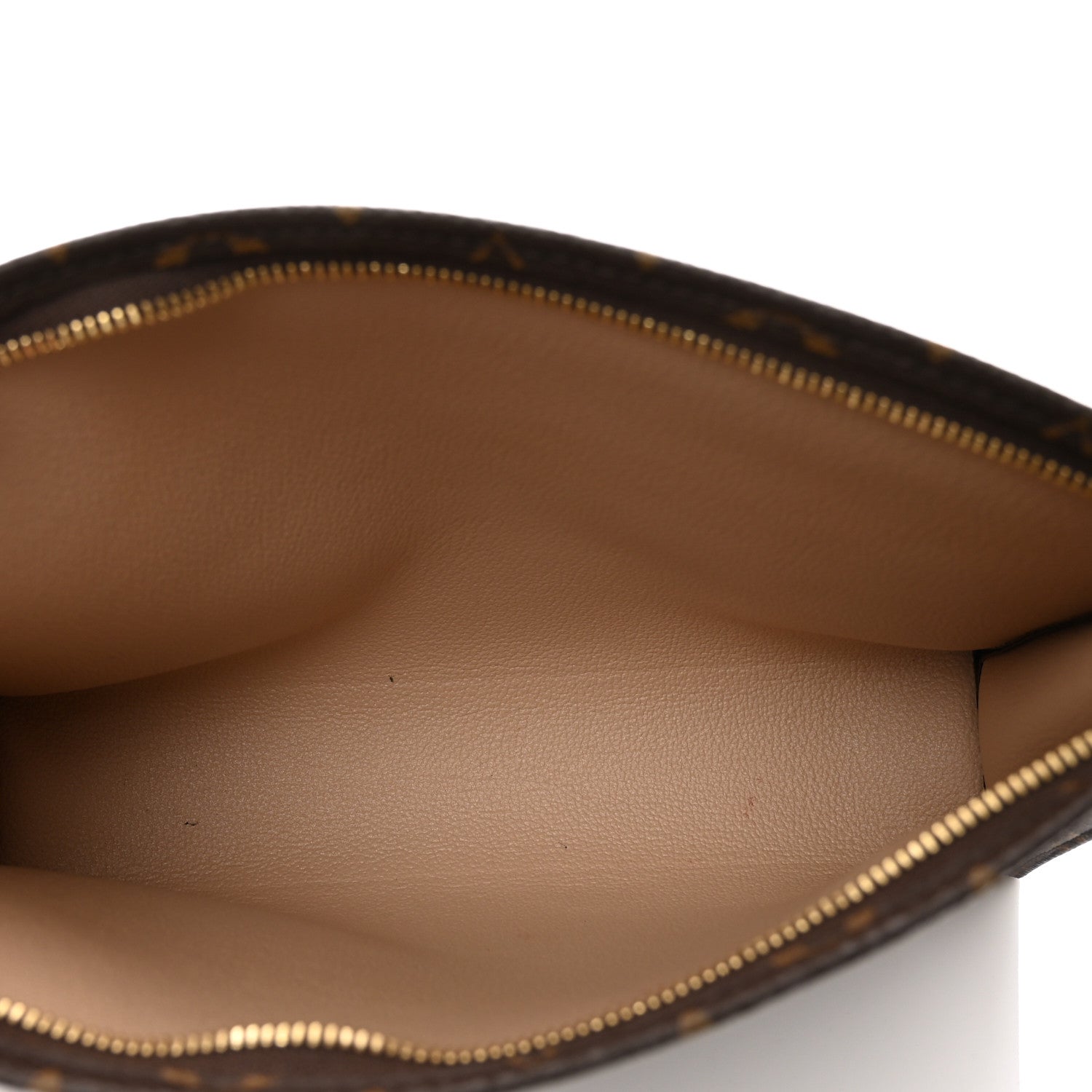 Louis Vuitton Monogram Toiletry Pouch 26 5 of 7