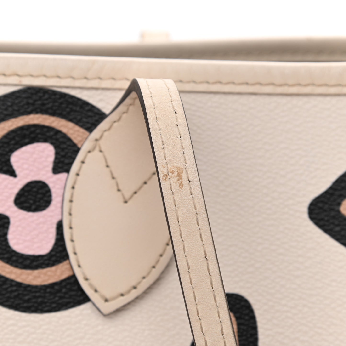 Monogram Giant Wild At Heart Neverfull MM Creme