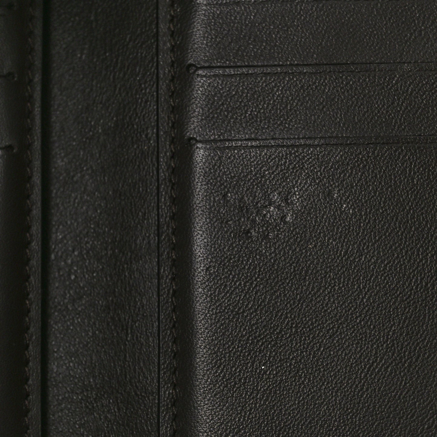 Taurillon Capucines Compact Wallet Galet