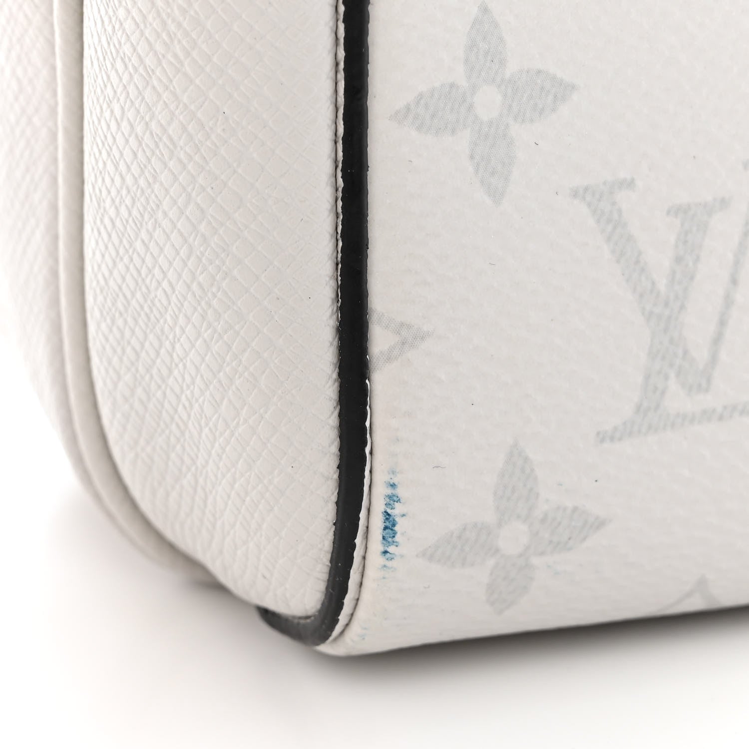 Louis Vuitton Taigarama Outdoor Messenger Antartica 13 of 14