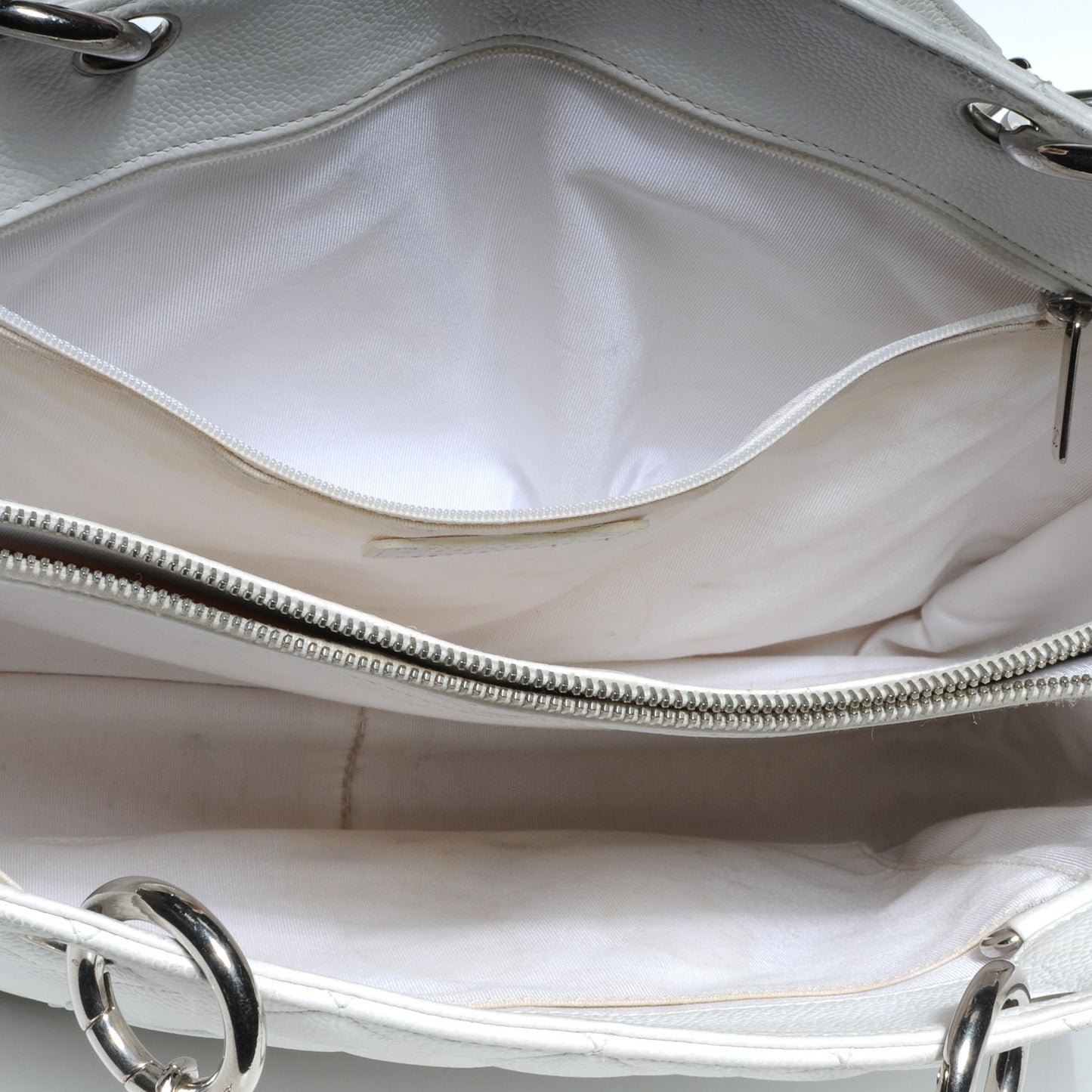 Caviar Grand Shopping Tote GST White