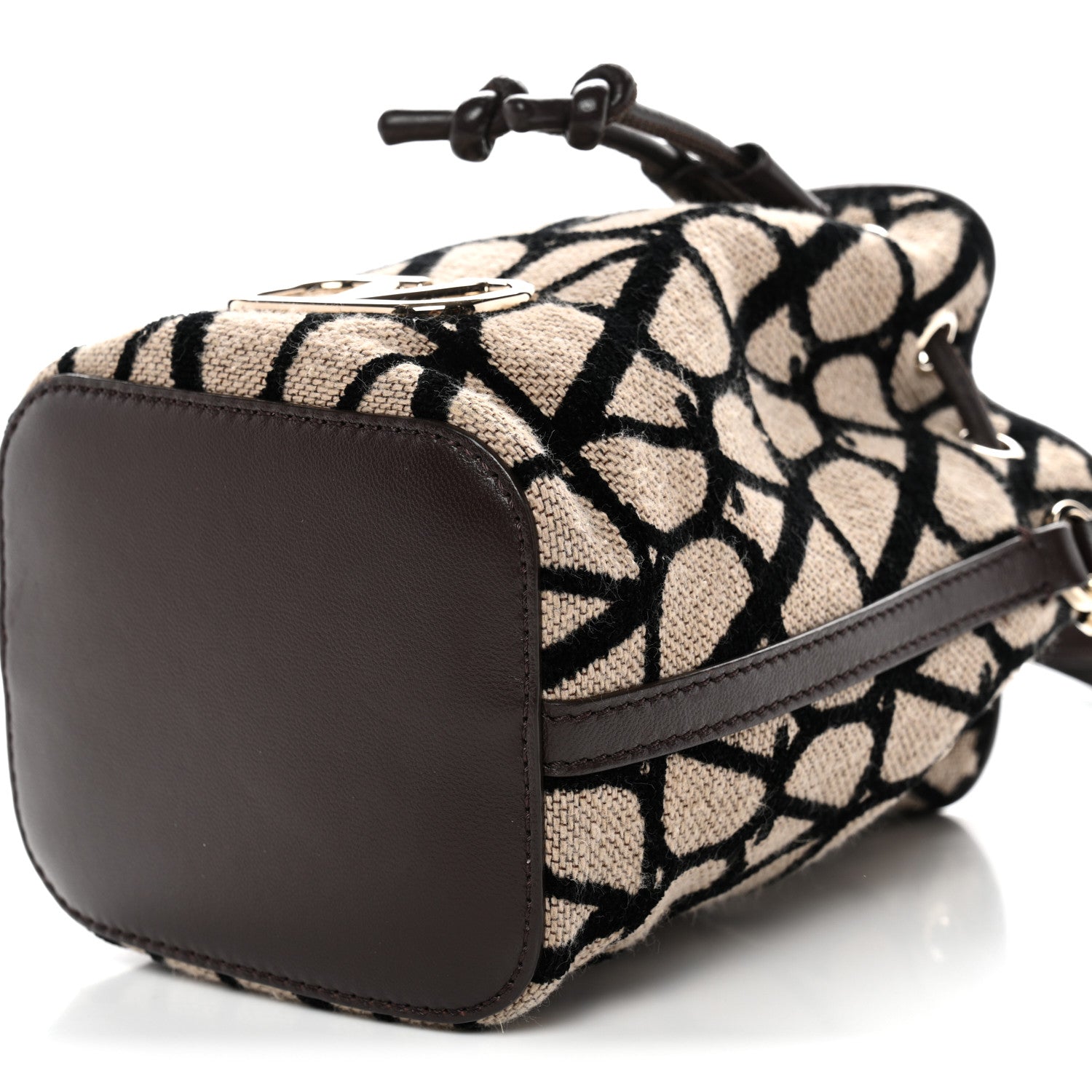Valentino Garavani Toile Iconographe Nappa Mini Vlogo Signature Bucket Bag Naturale Black Fondant 9 of 10