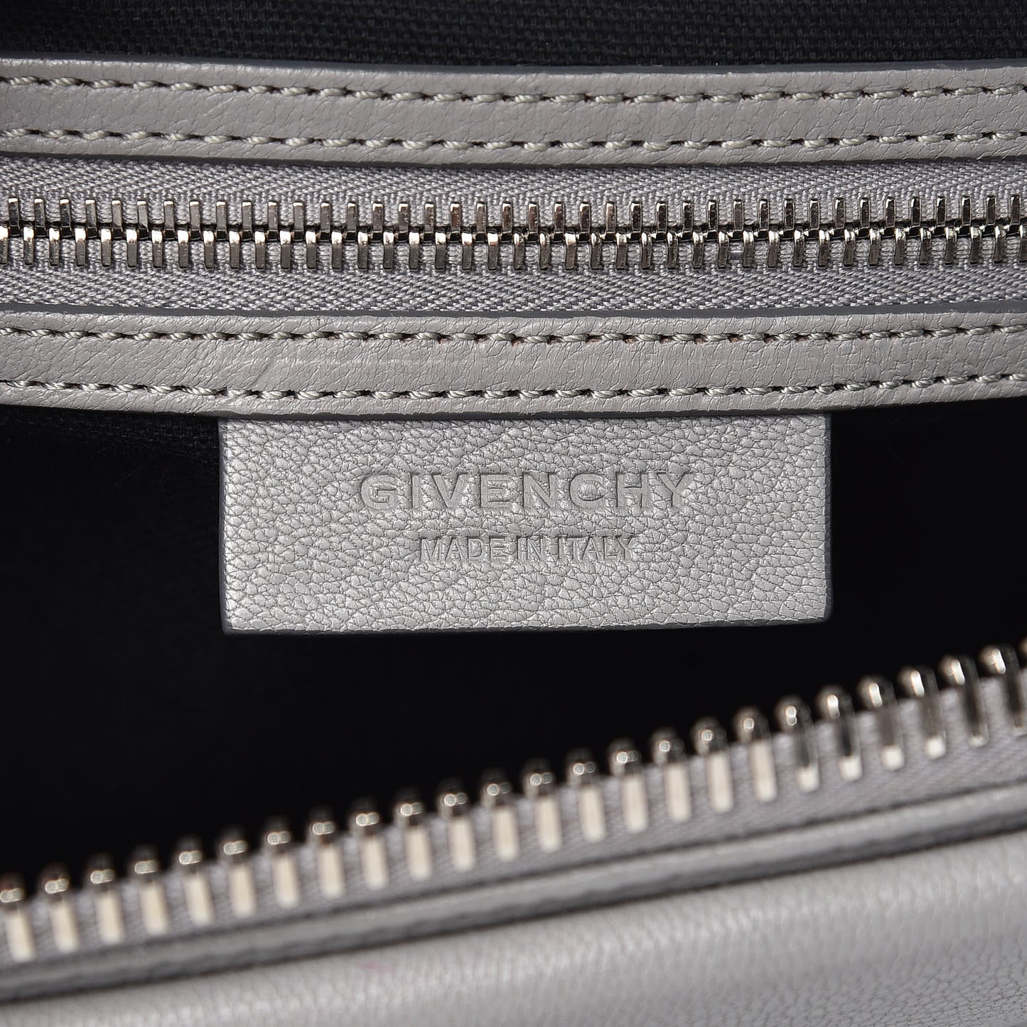 Sugar Goatskin Medium Antigona Pearl Grey