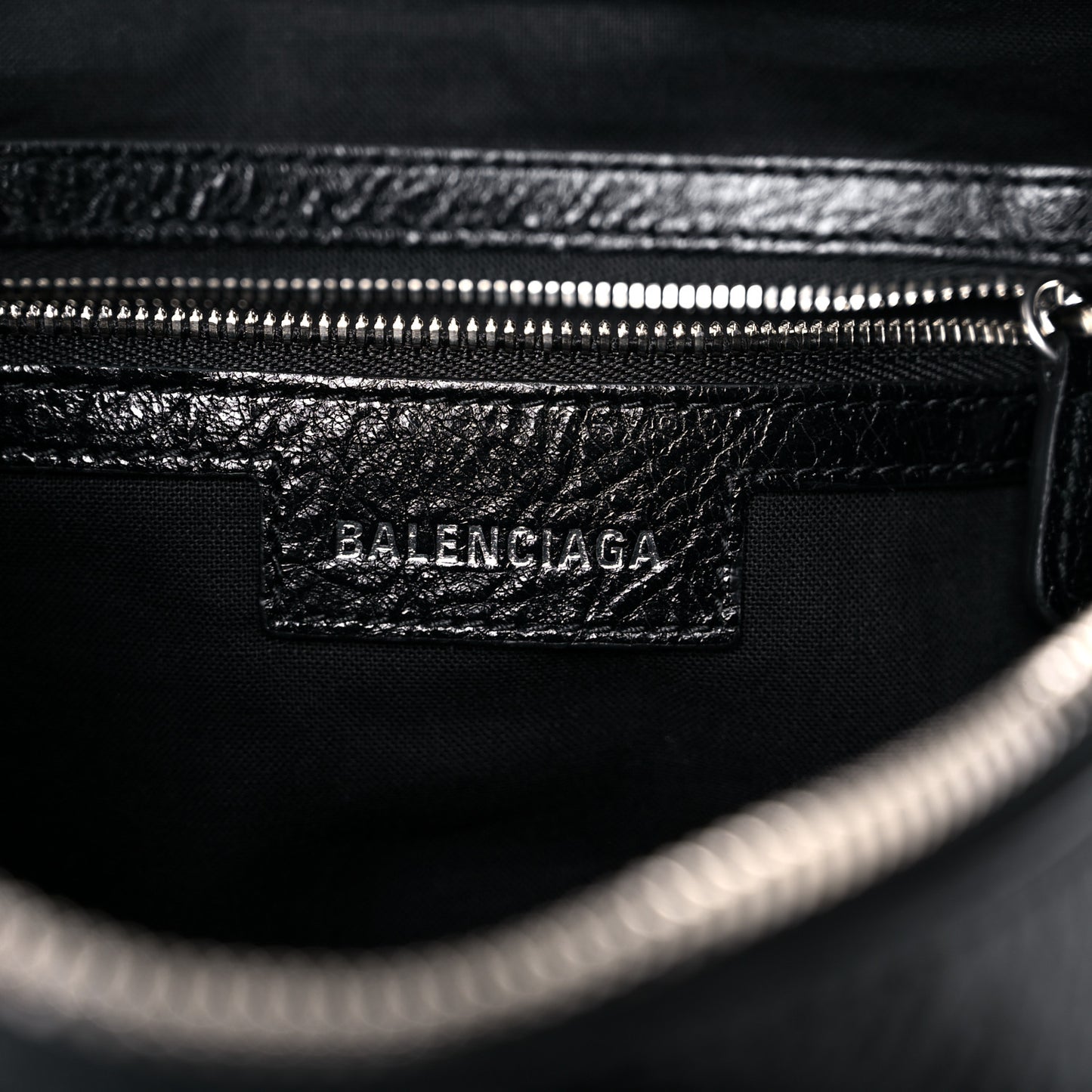 Agneau Arena Small Le Cagole Shoulder Bag Black