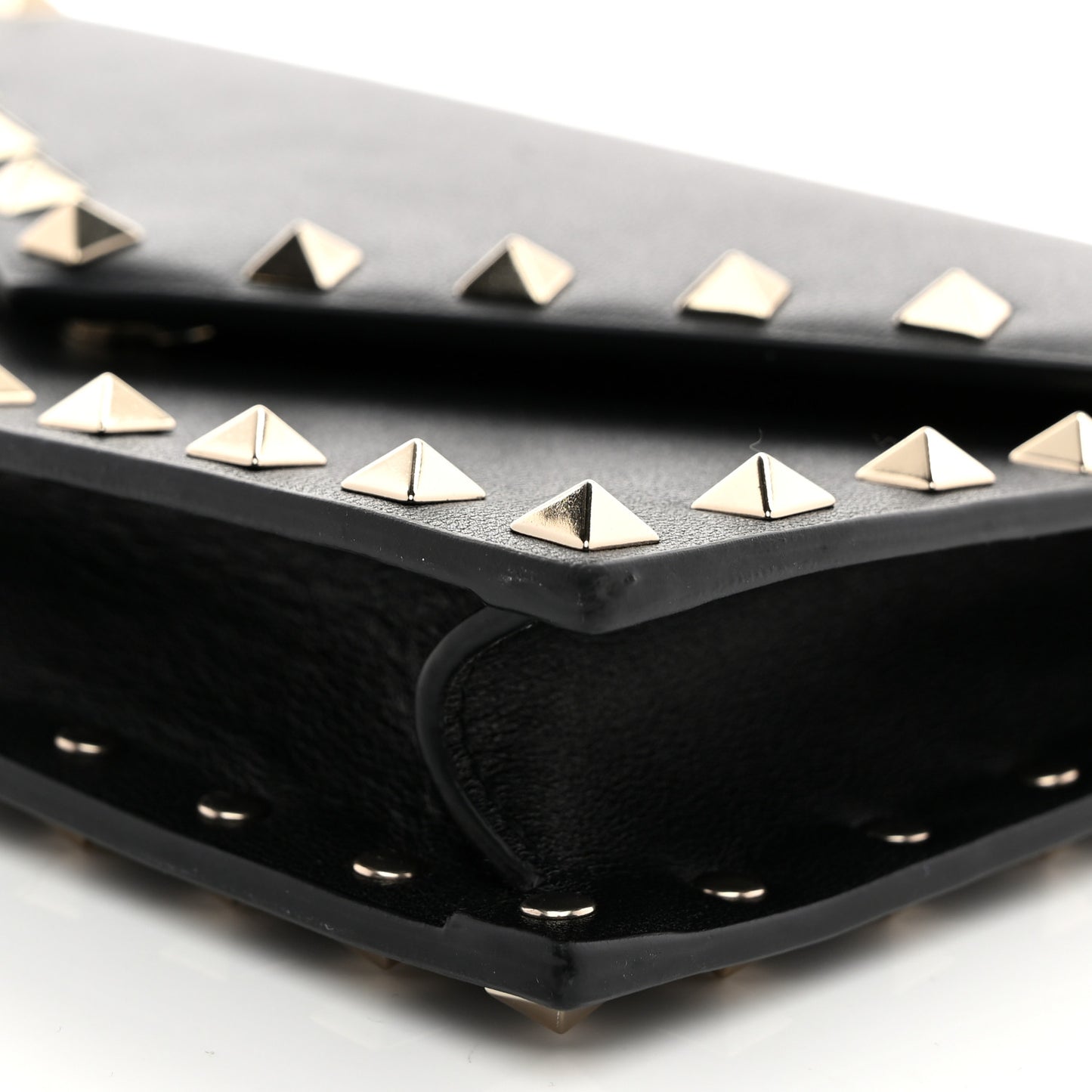 Vitello Rockstud Envelope Wallet on Chain Black