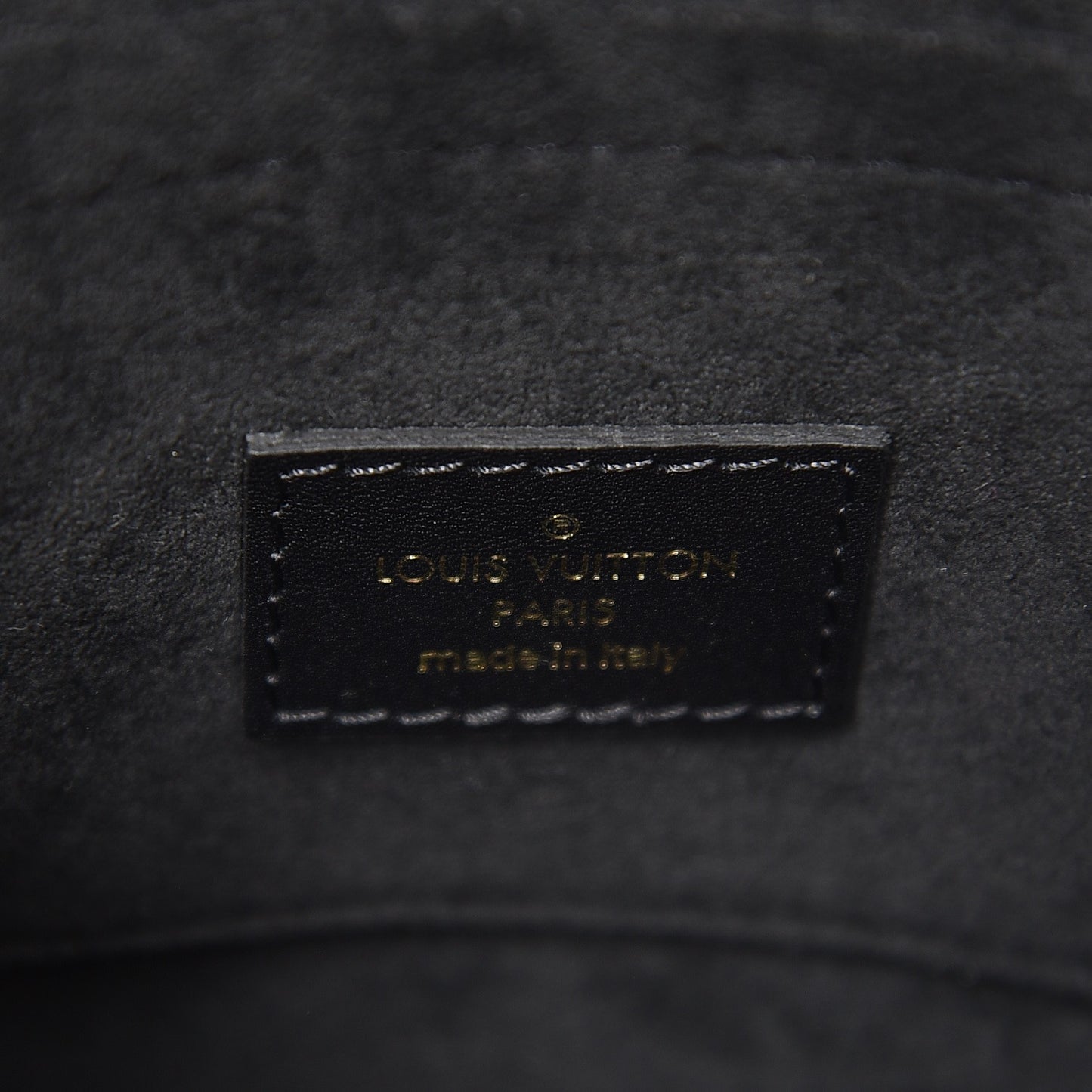Reverse Monogram Chantilly Lock Black