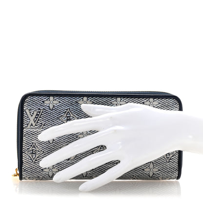 Louis Vuitton Hollographic Monoglam Zippy Wallet Blue 2 of 8