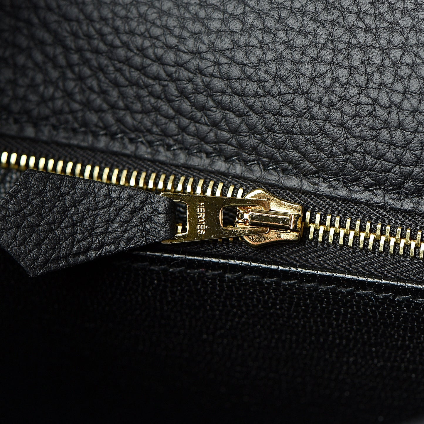 Togo Matte Alligator Kelly Retourne Touch 28 Black