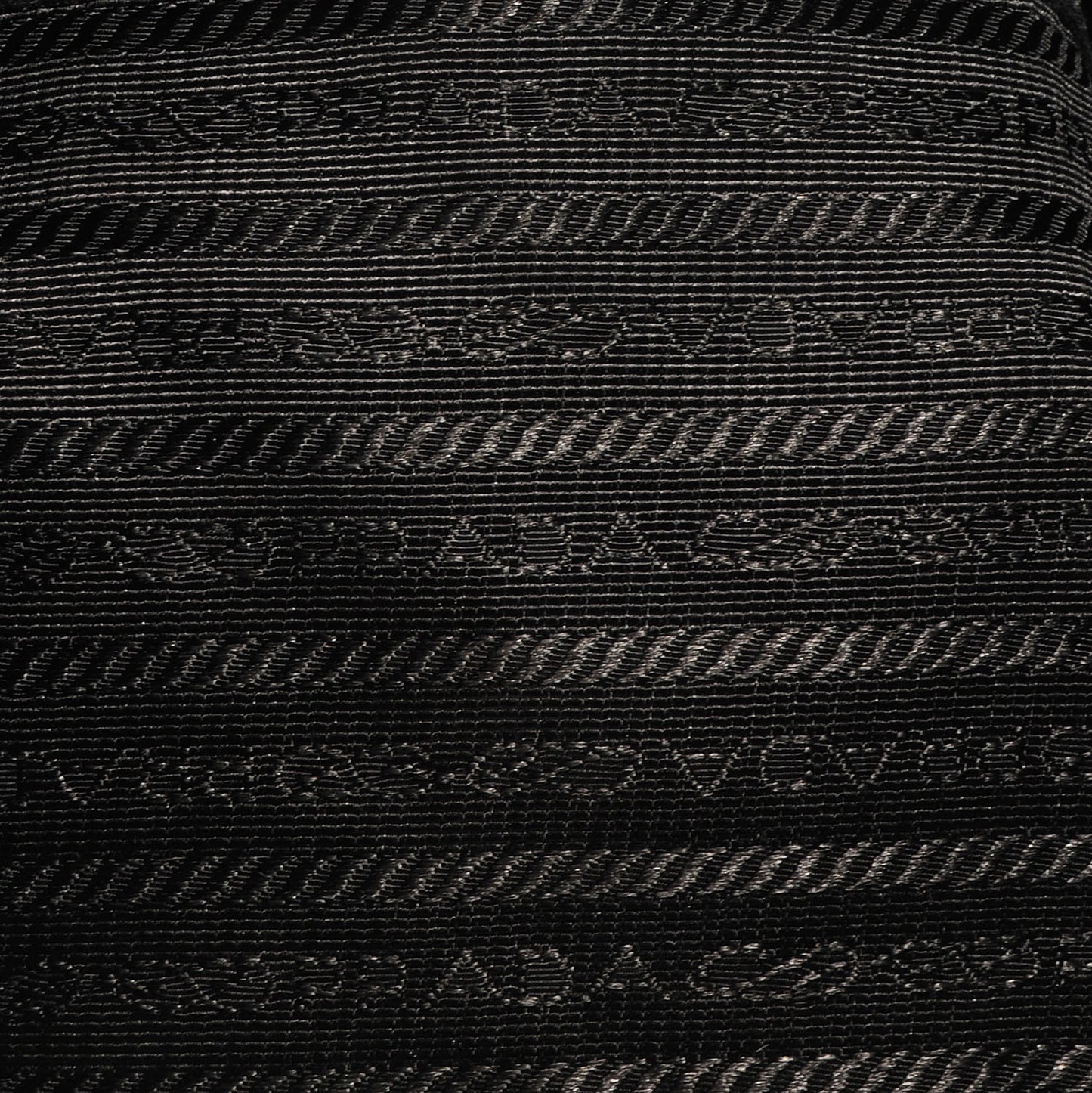 Cervo Lux Chain Shoulder Bag Nero Black