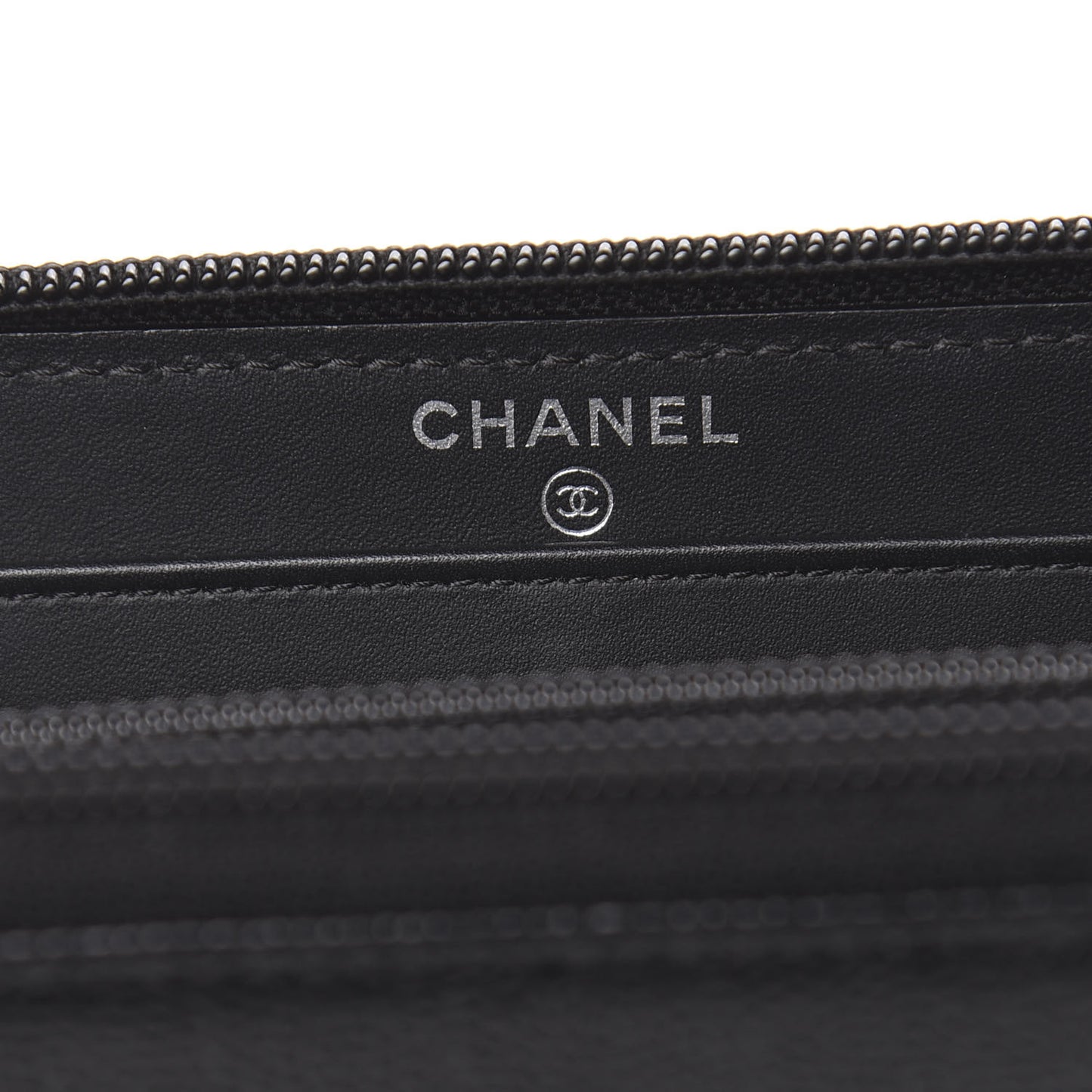 Caviar Timeless CC Large Gusset Zip Around Wallet Black