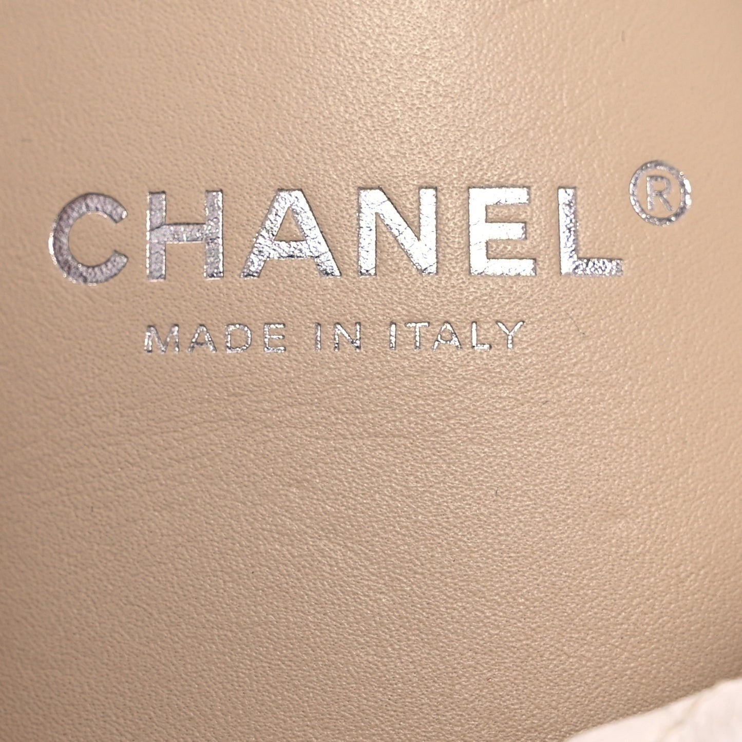 Shiny Calfskin Quilted Rainbow Mini Chanel 22 White