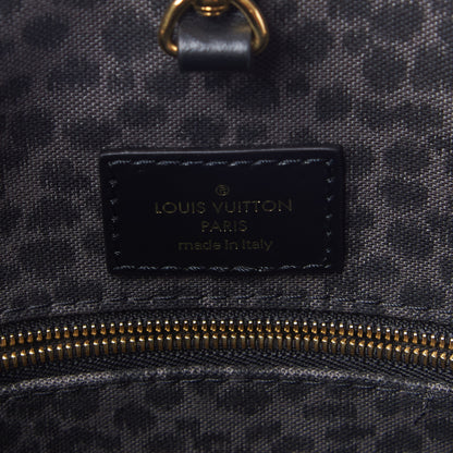 Louis Vuitton Monogram Giant Wild At Heart Onthego GM Black 7 of 7