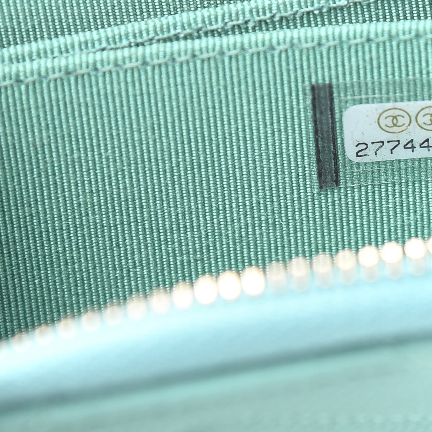 Chanel Caviar Flat Chevron Quilted Zip Coin Purse Green 7 of 8
