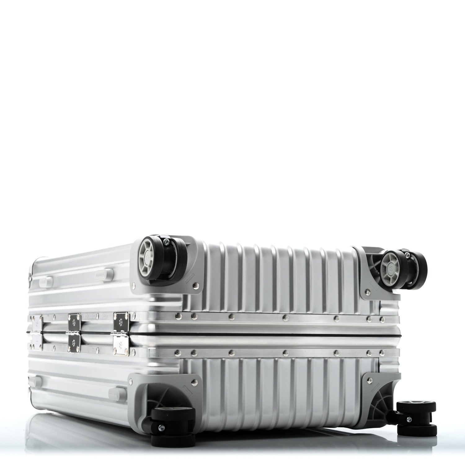 Rimowa Aluminum Classic Flight Cabin Silver 3 of 15