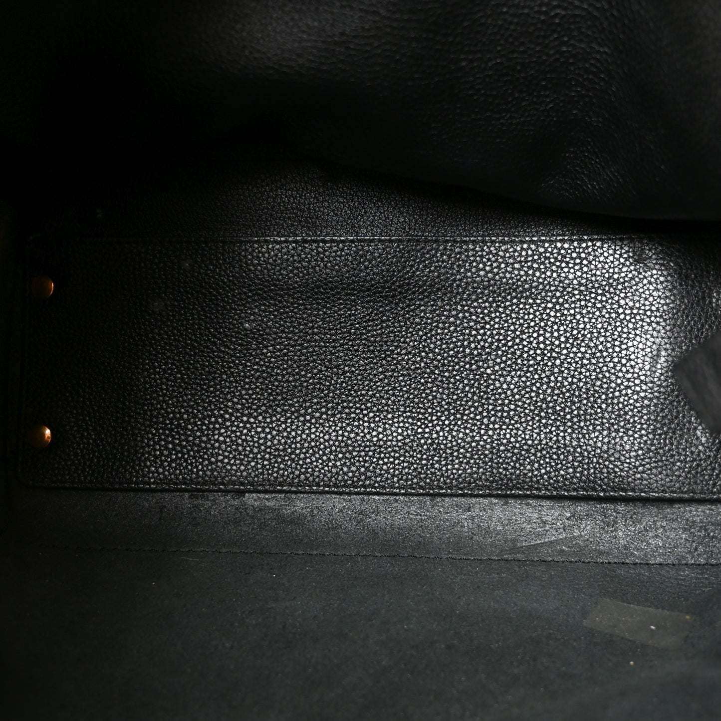 Hammered Calfskin Double Handle Medium Amy Tote Black