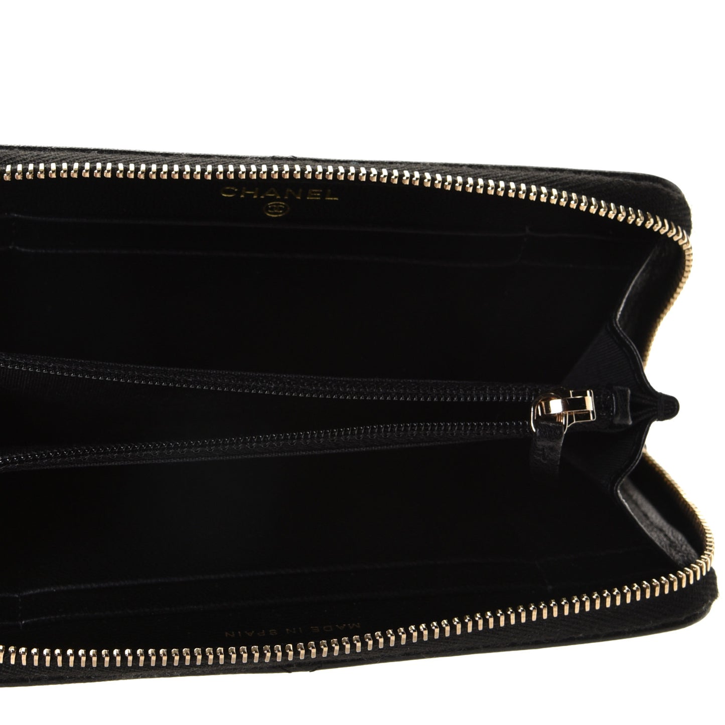 Shiny Goatskin Quilted Chanel 19 Long Zipped Around Wallet Black