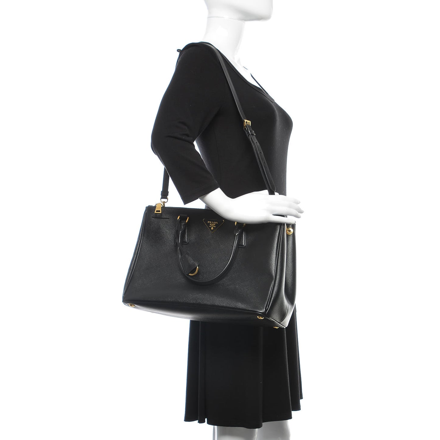Saffiano Medium Galleria Double Zip Tote Black