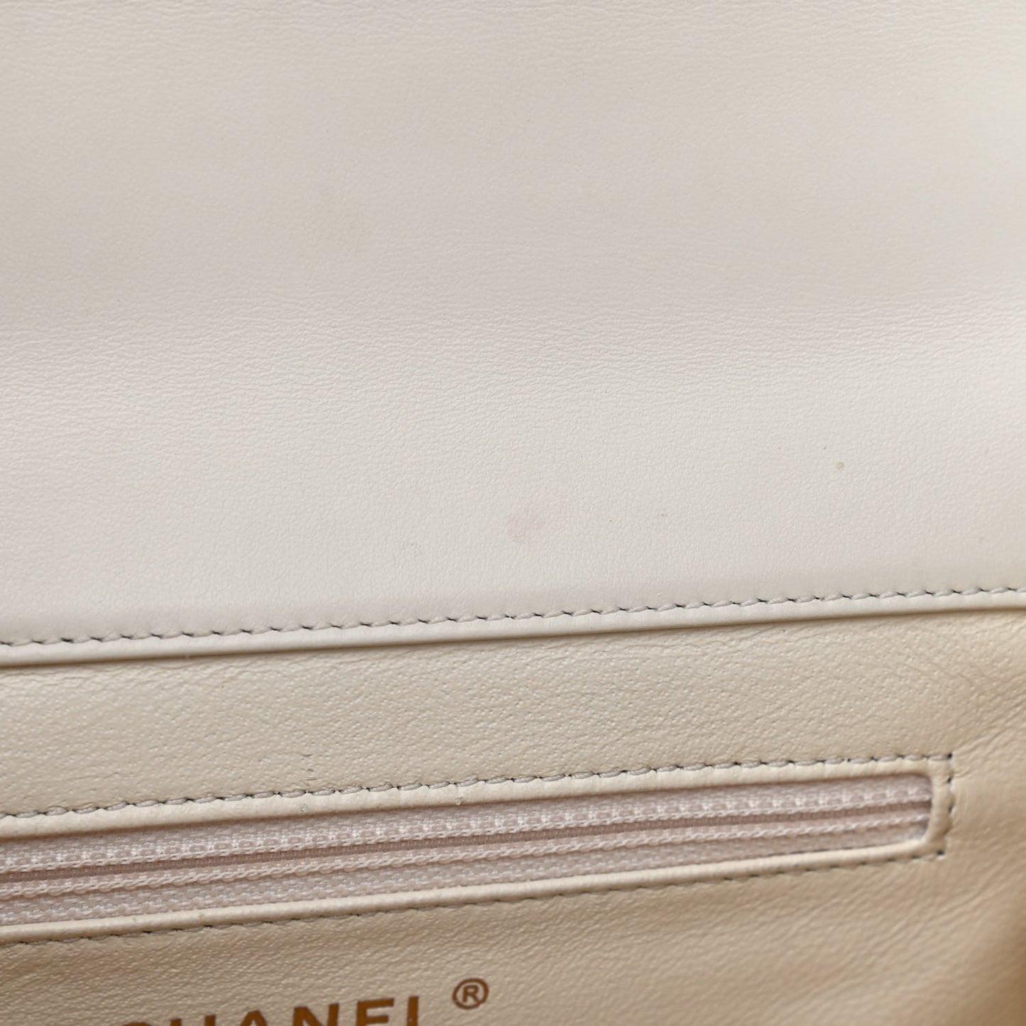 Caviar Quilted Small Business Affinity Flap White