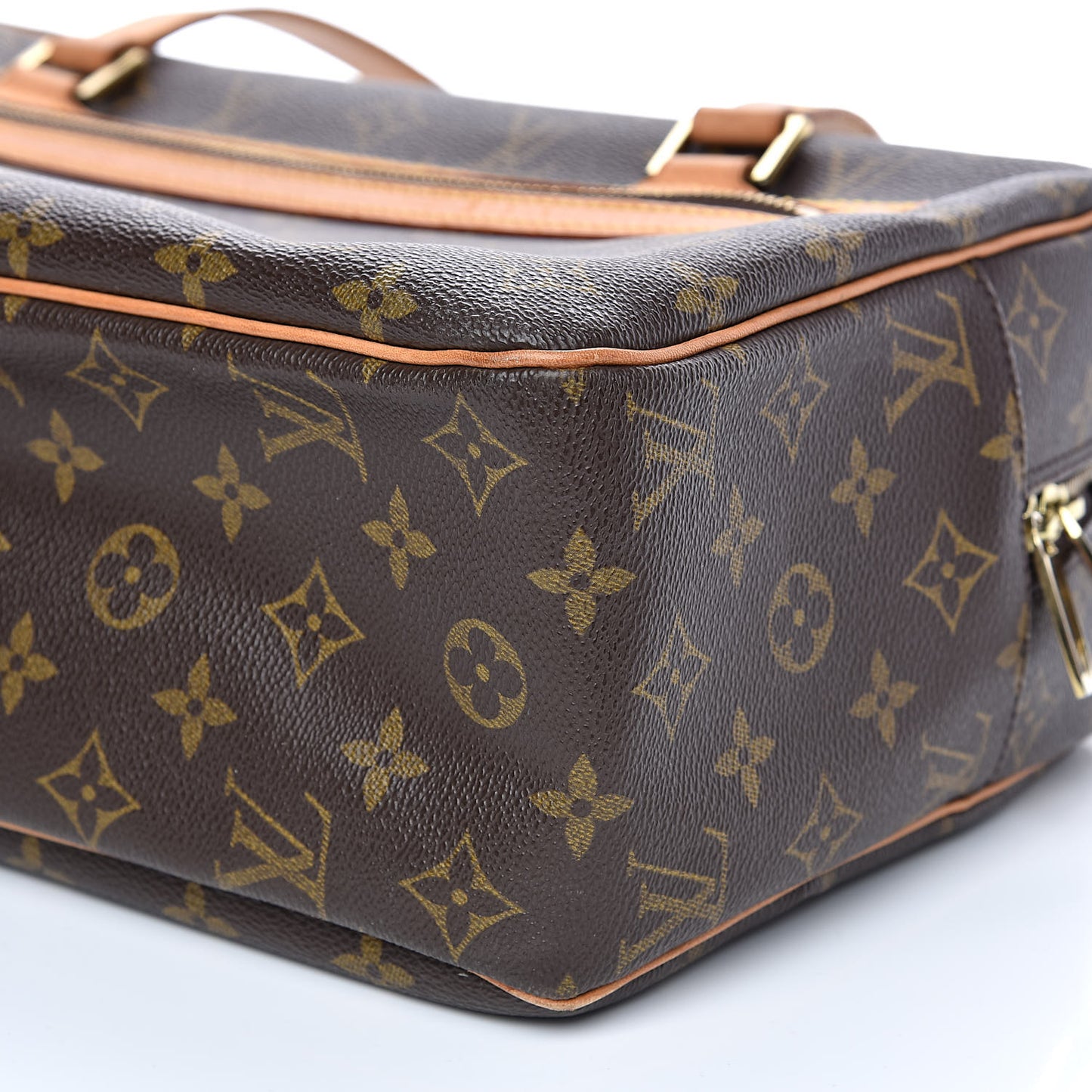 Monogram Cite GM