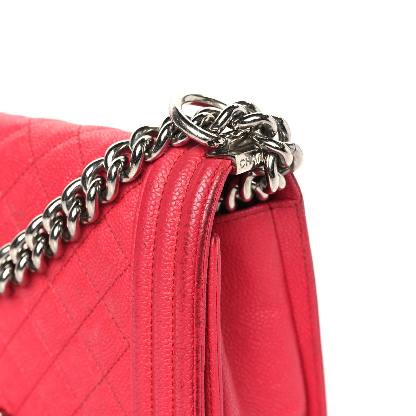Caviar Quilted Medium Boy Flap Red
