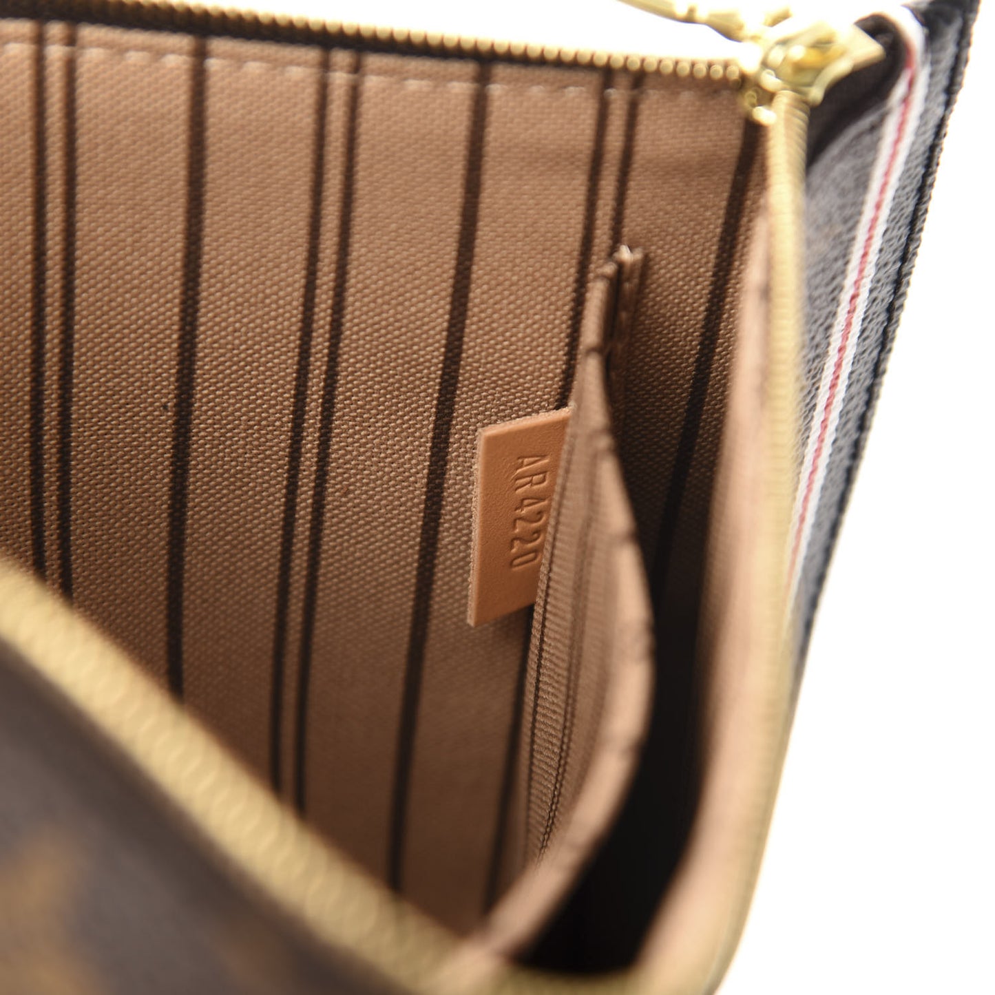 Monogram Game On Neverfull MM Pochette