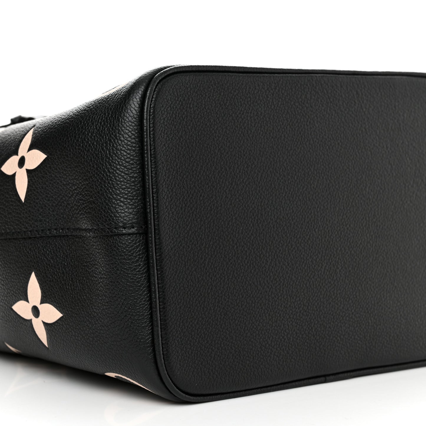 LOUIS VUITTON Empreinte Monogram Giant Neonoe MM Black Beige