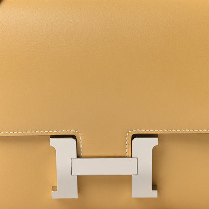 Hermes Tadelakt Constance 18 Natural 8 of 10