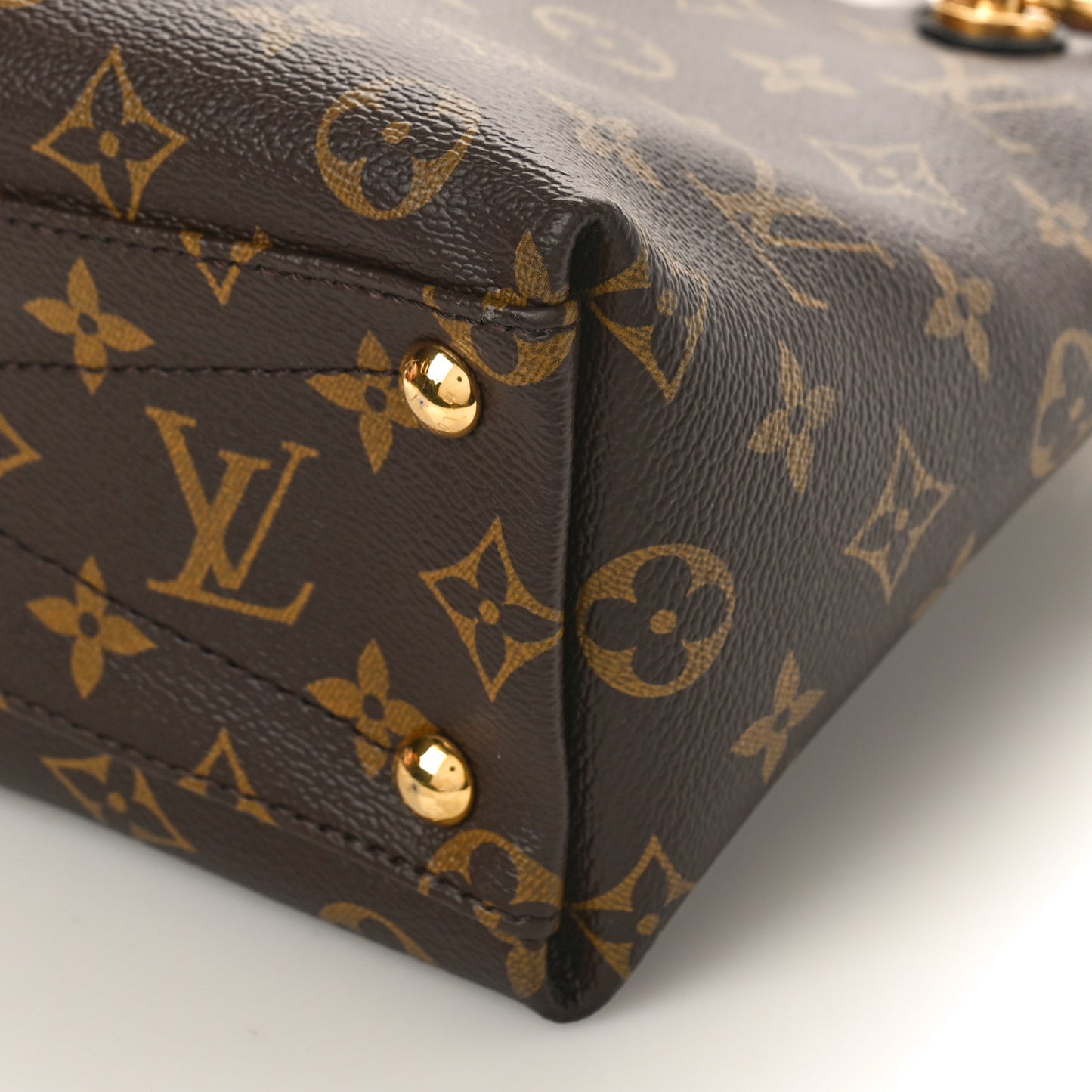 Monogram V Tote MM Black