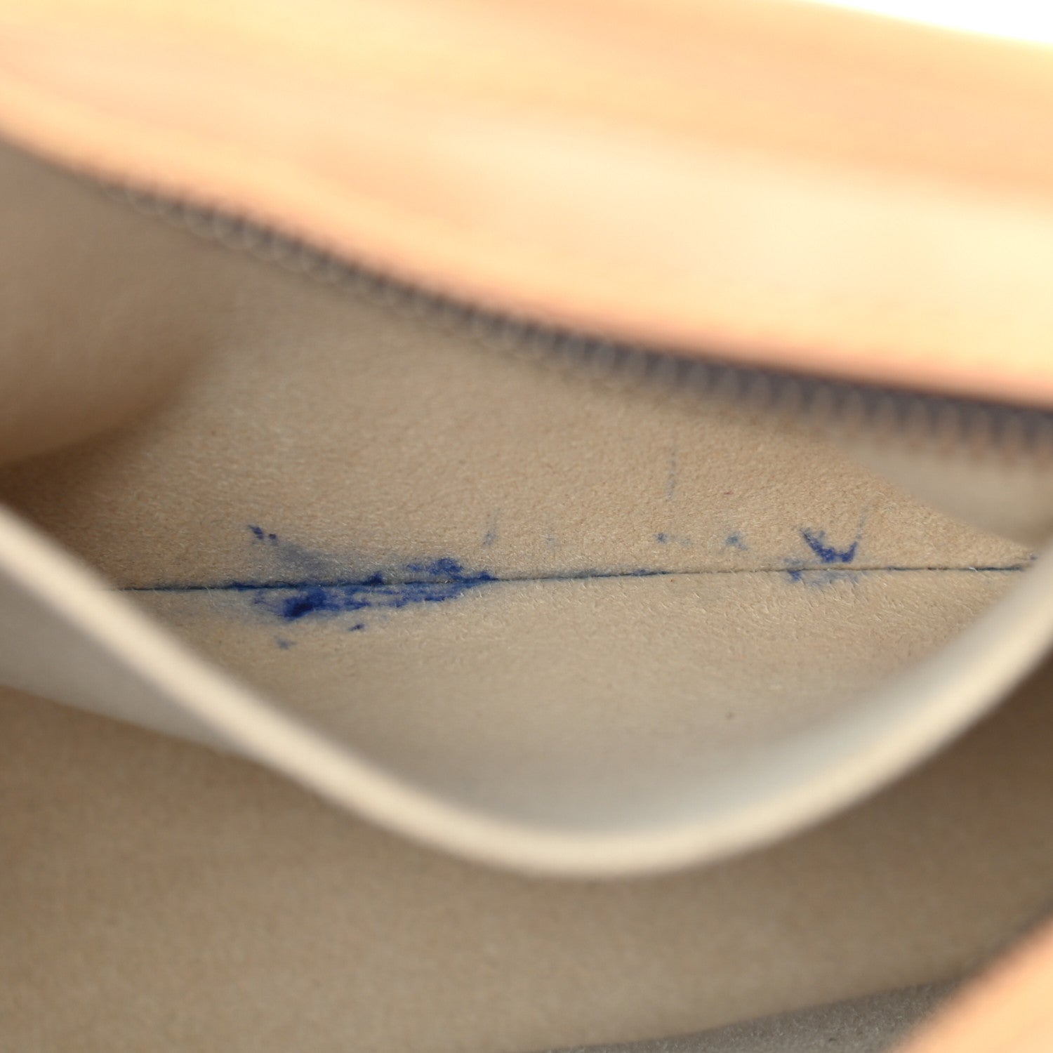 Louis Vuitton Monogram Hudson GM 9 of 10