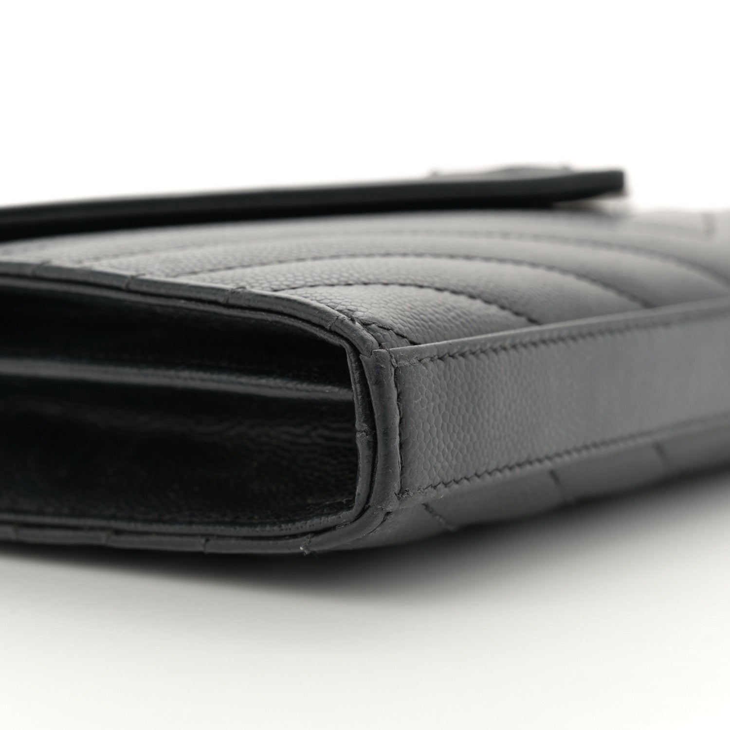 Saint Laurent Grain De Poudre Matelasse Chevron Monogram Monochrome Chain Wallet Black 10 of 15