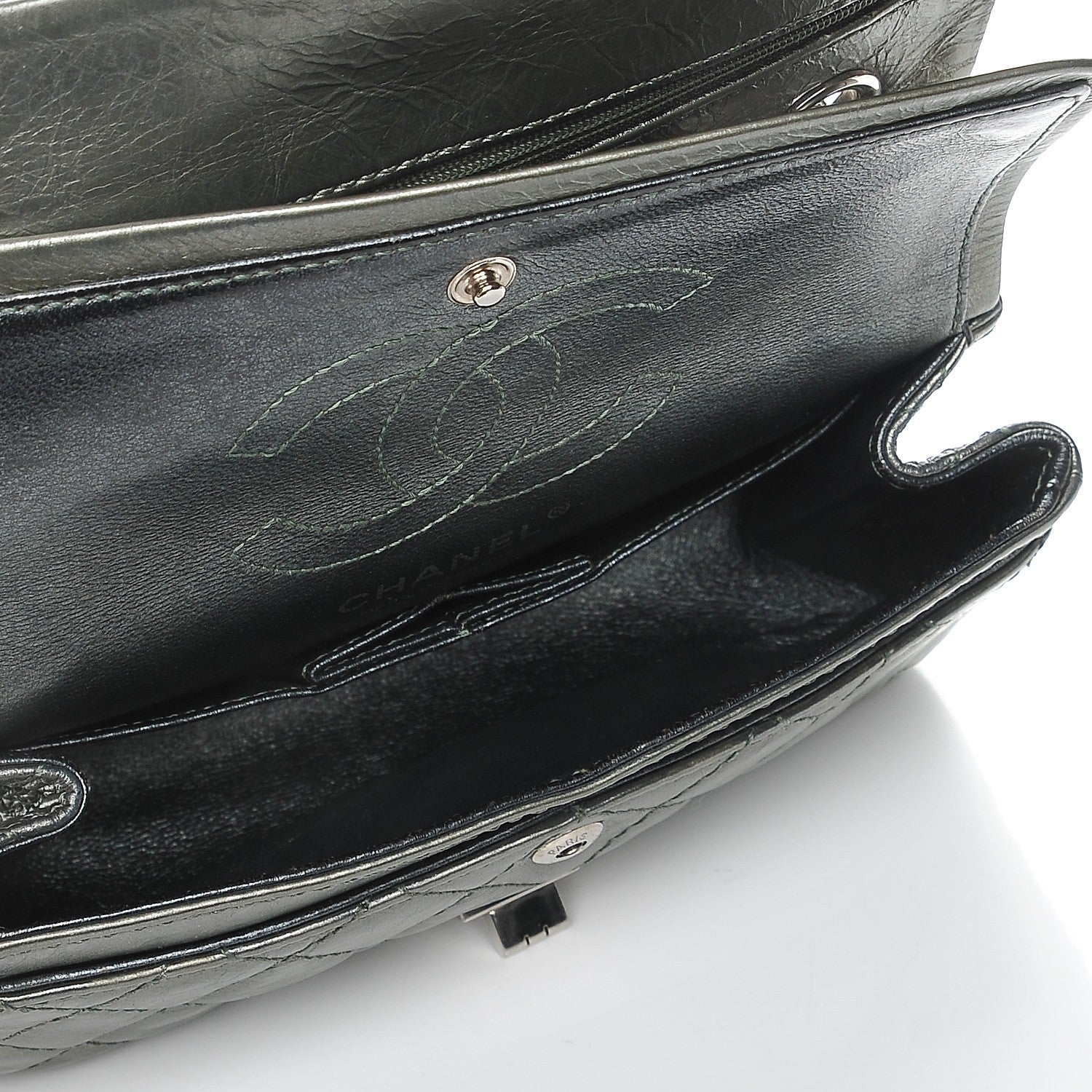 Chanel Metallic Aged Calfskin 2.55 Reissue 224 Flap Green 5 of 8