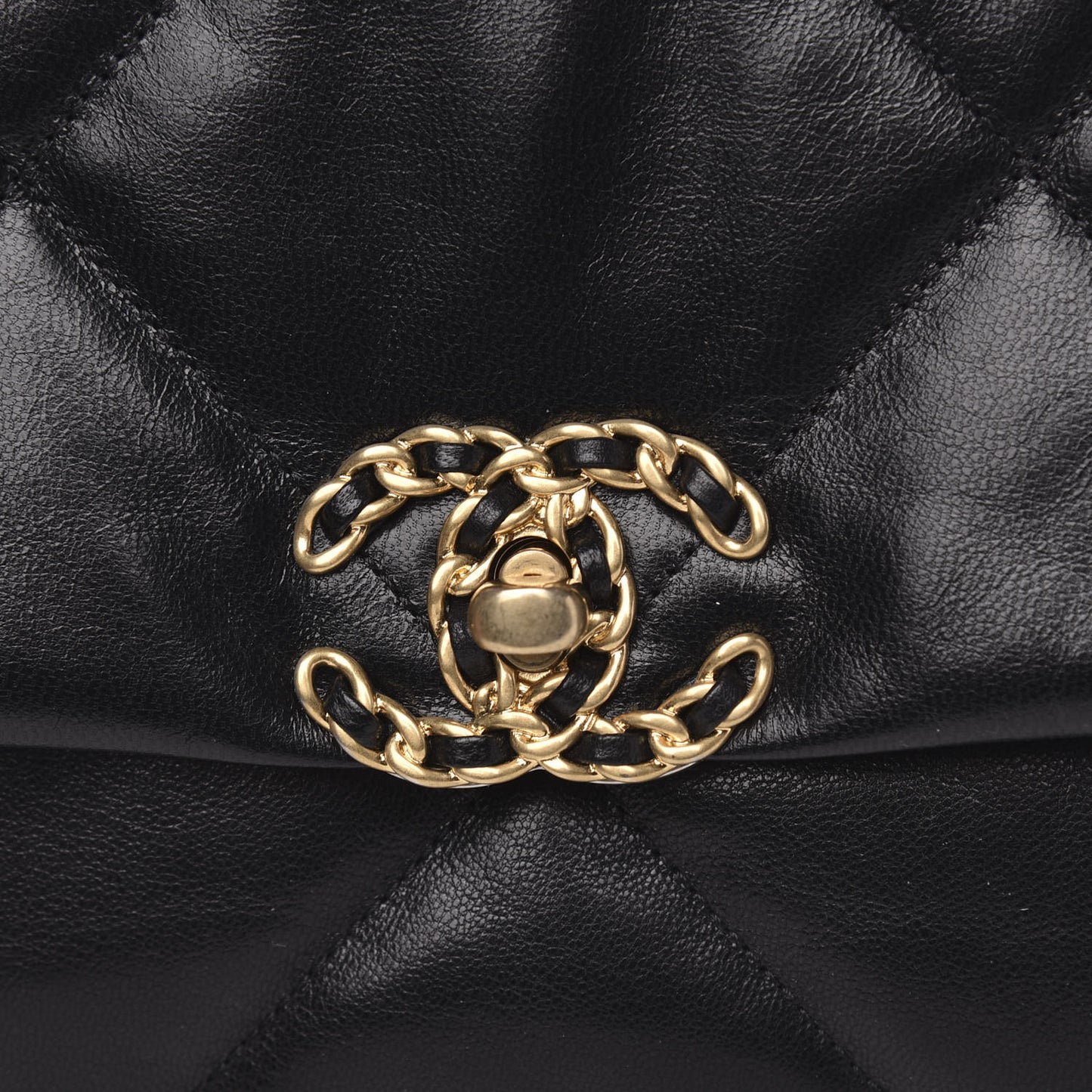 Shiny Goatskin Quilted Medium 19 Flap Black