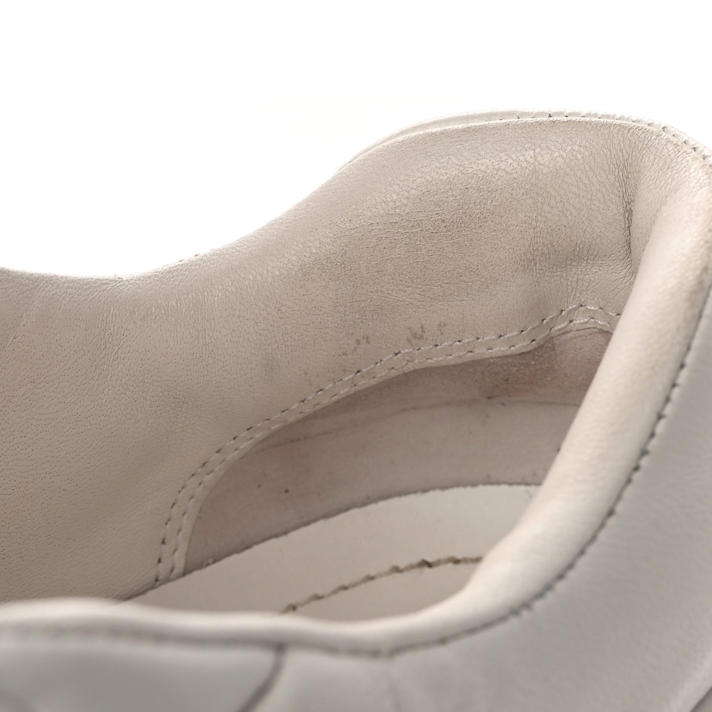 Nappa Soft Metal Triangle Logo Padded Monolith 55mm Sneakers 39.5 White
