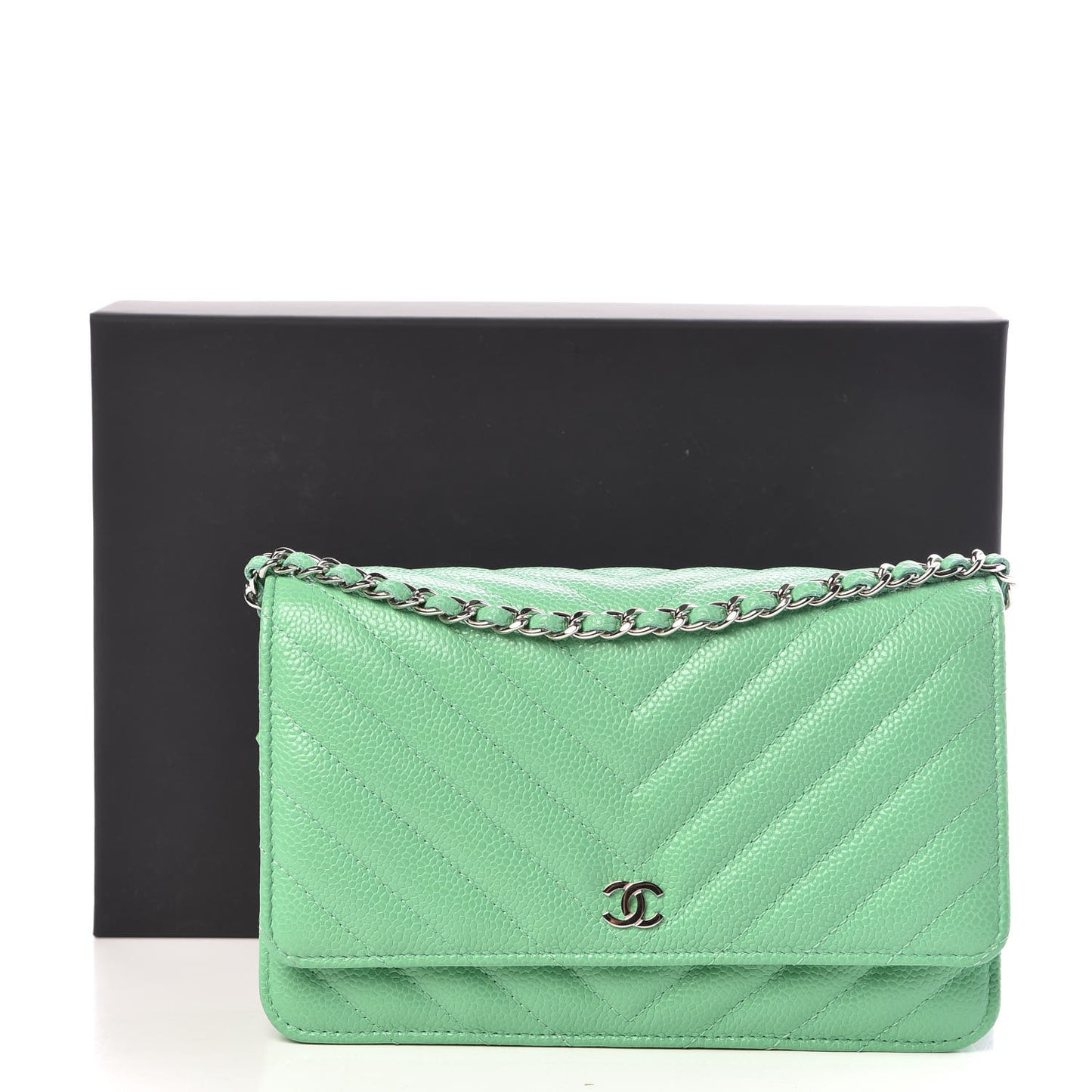 Caviar Chevron Quilted Wallet On Chain WOC Green