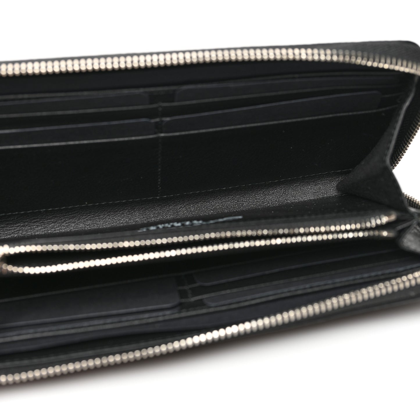 HOMME Grained Calfskin Zipped Wallet Black