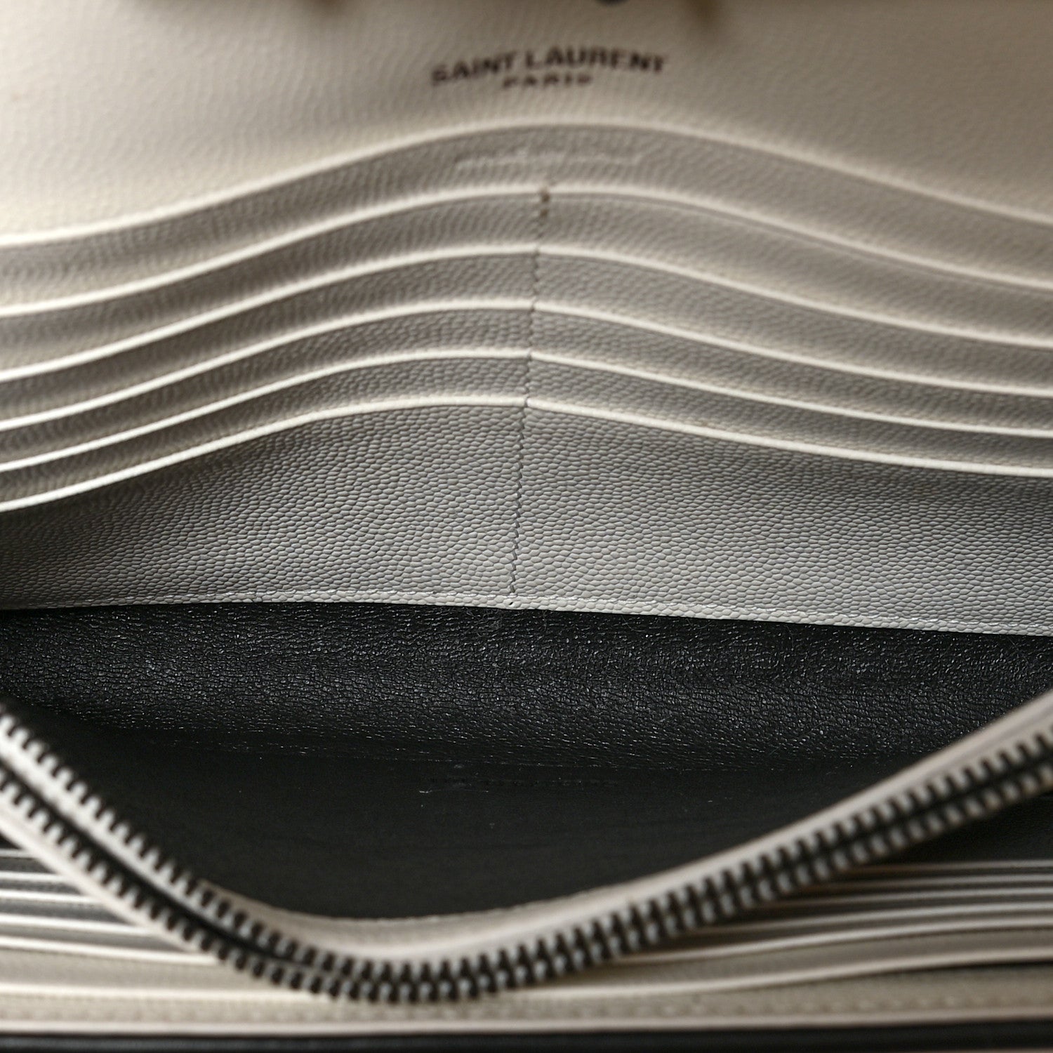 Saint Laurent Grain De Poudre Matelasse Monogram Chain Wallet White Black 5 of 10