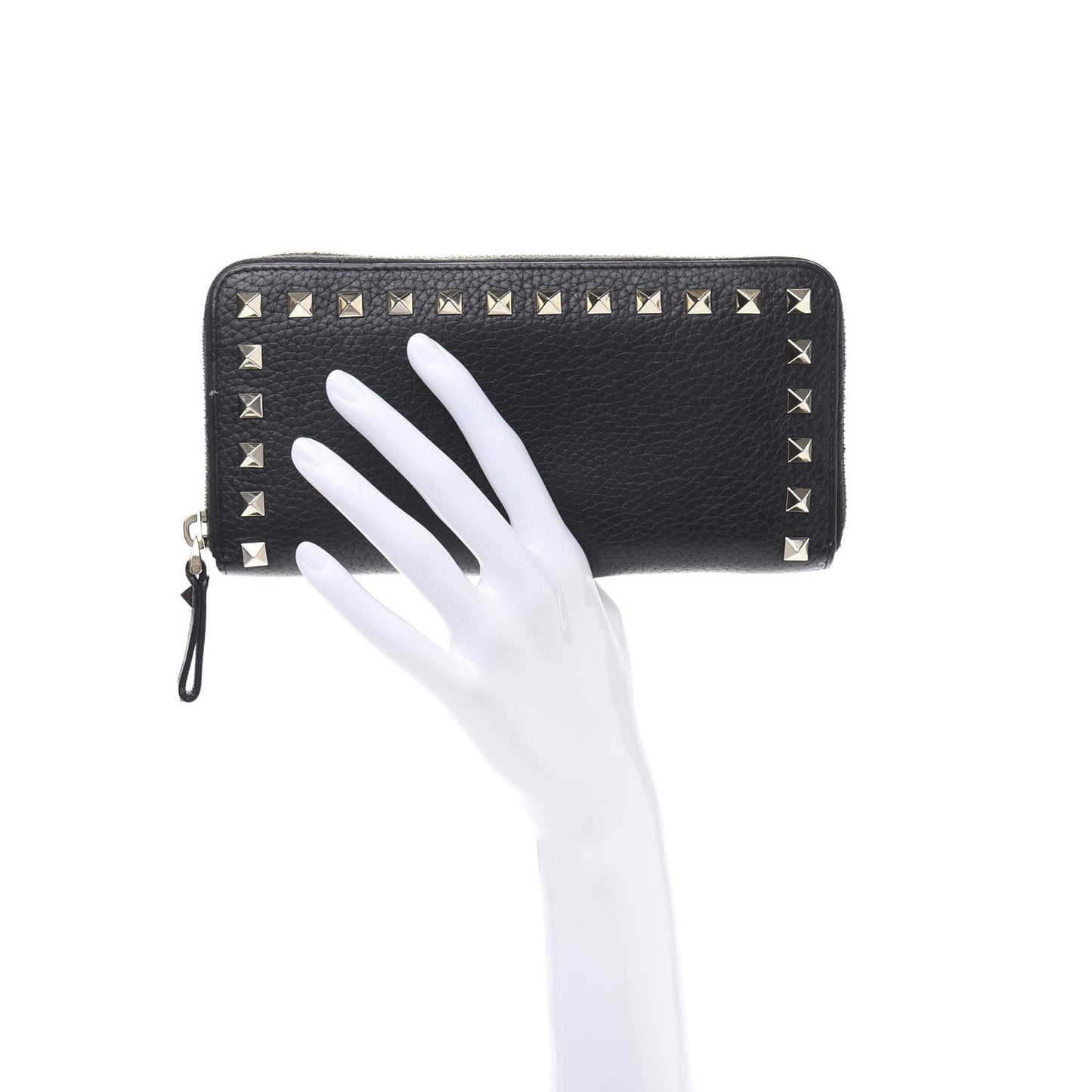Pebbled Calfskin Rockstud Zip Around Wallet Black