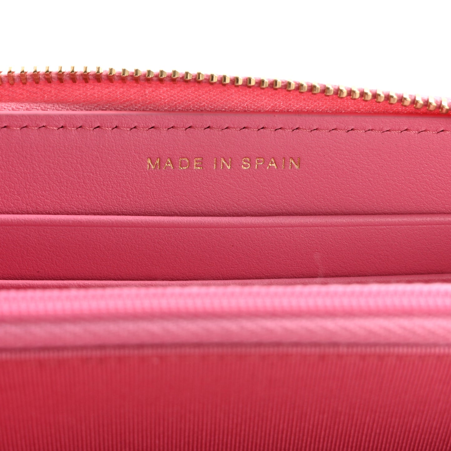Caviar Quilted Medium Zip Around Wallet Pink