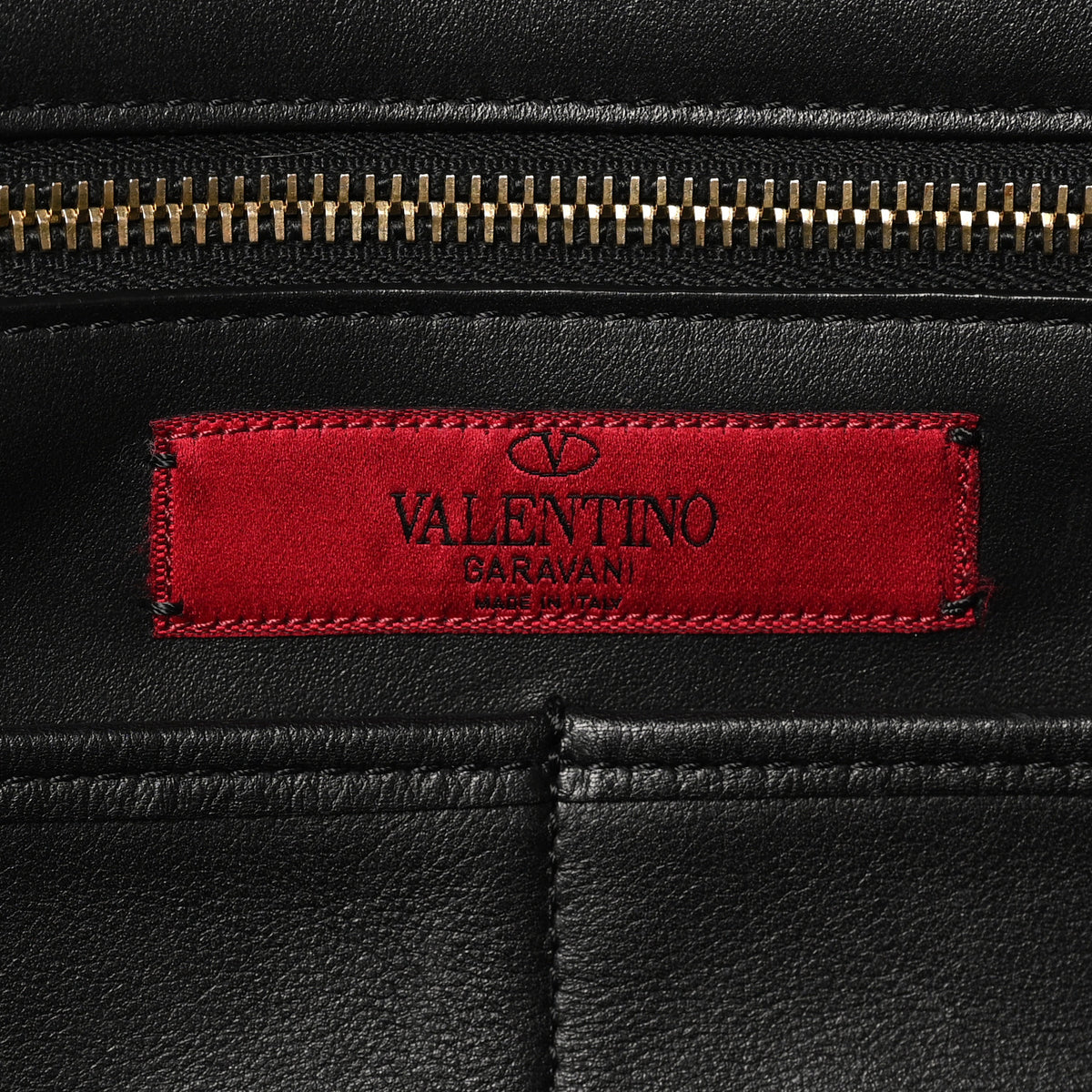 Vitello Medium Rockstud Tote Black