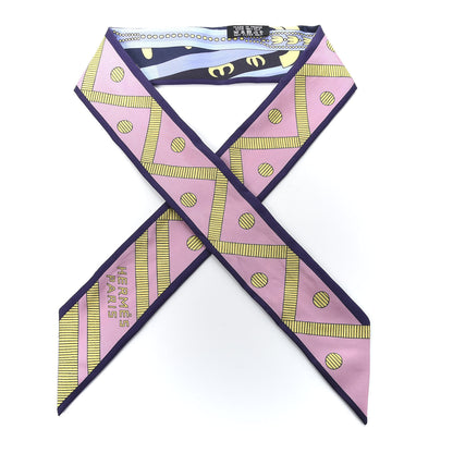 Hermes Silk Balade en Berline Twilly Vieux Rose Marine Jaune 2 of 8