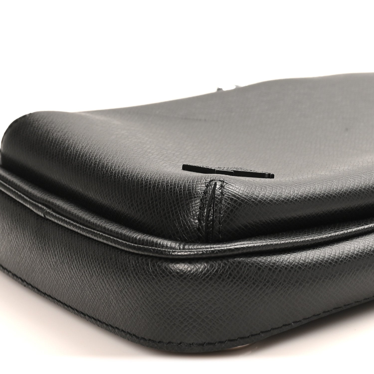 Louis Vuitton Taiga Avenue Sling Bag NM Black 8 of 9