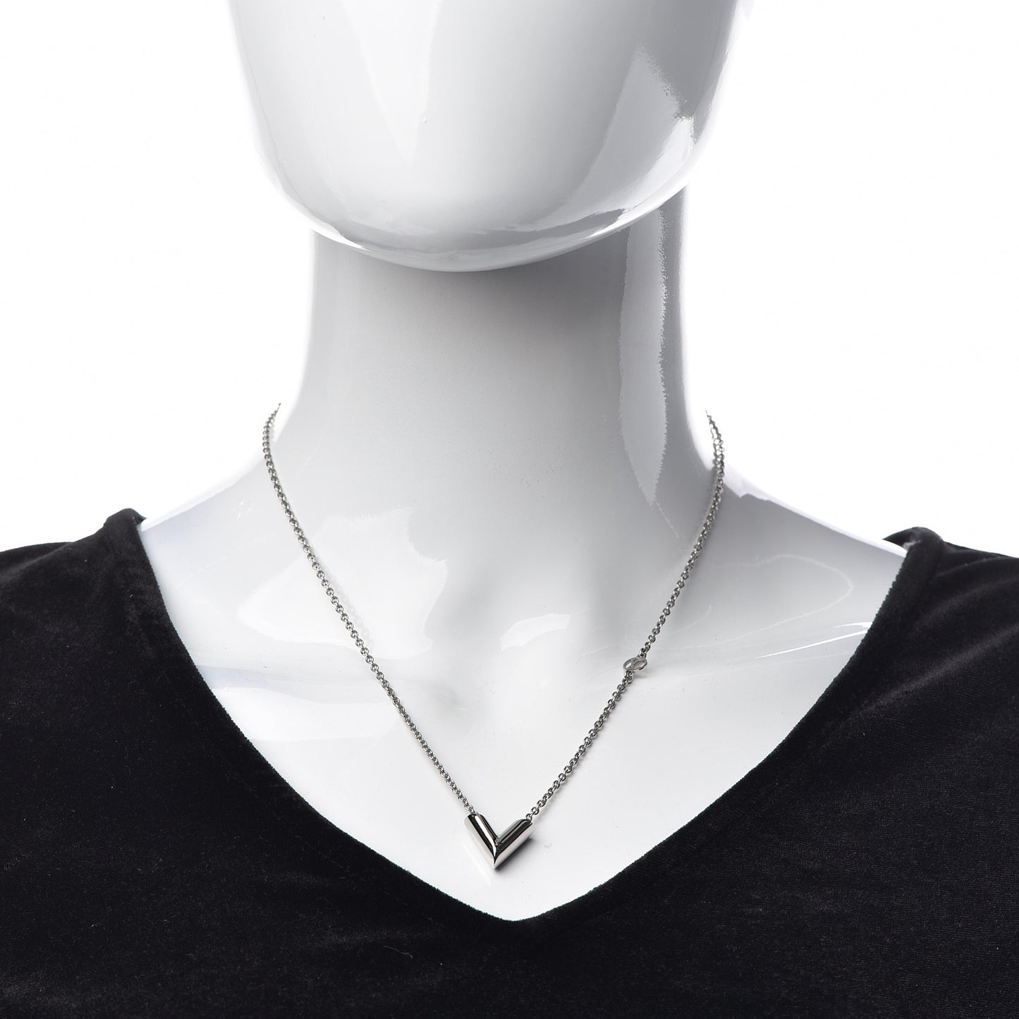 Metal Essential V Supple Necklace Silver
