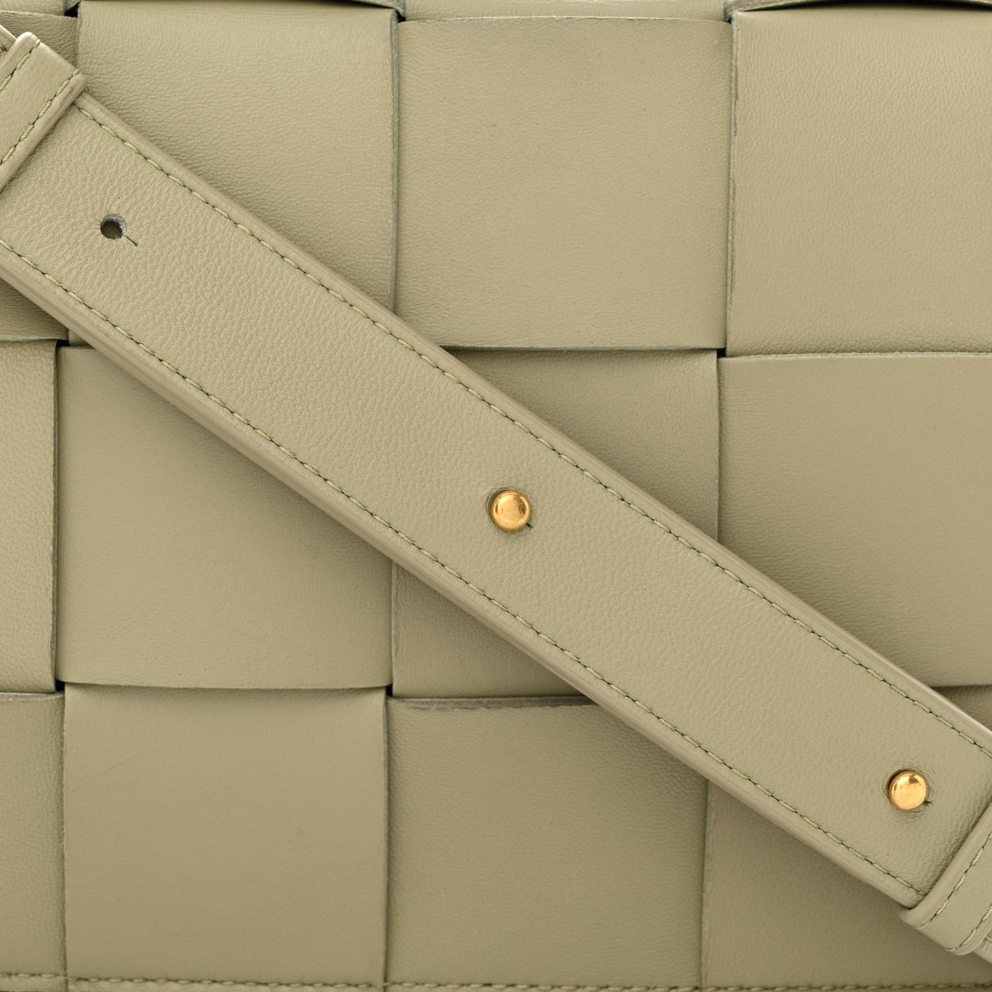 Lambskin Maxi Intrecciato Cassette Crossbody Bag Travertine