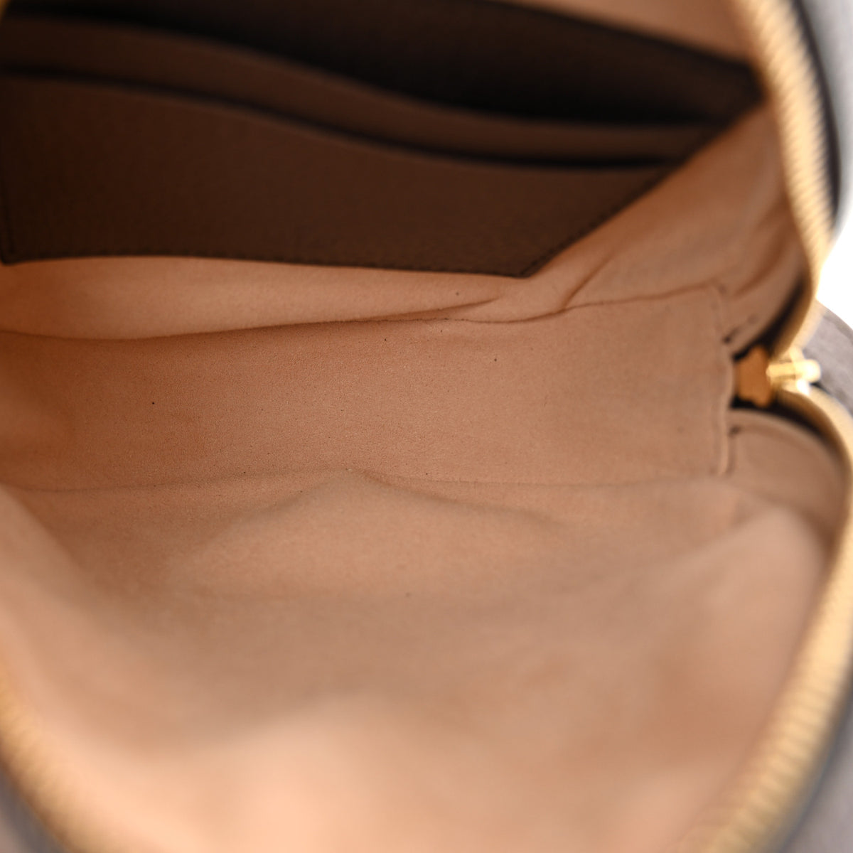 Pre Loved Gucci Gg Supreme Mini Round Ophidia Backpack