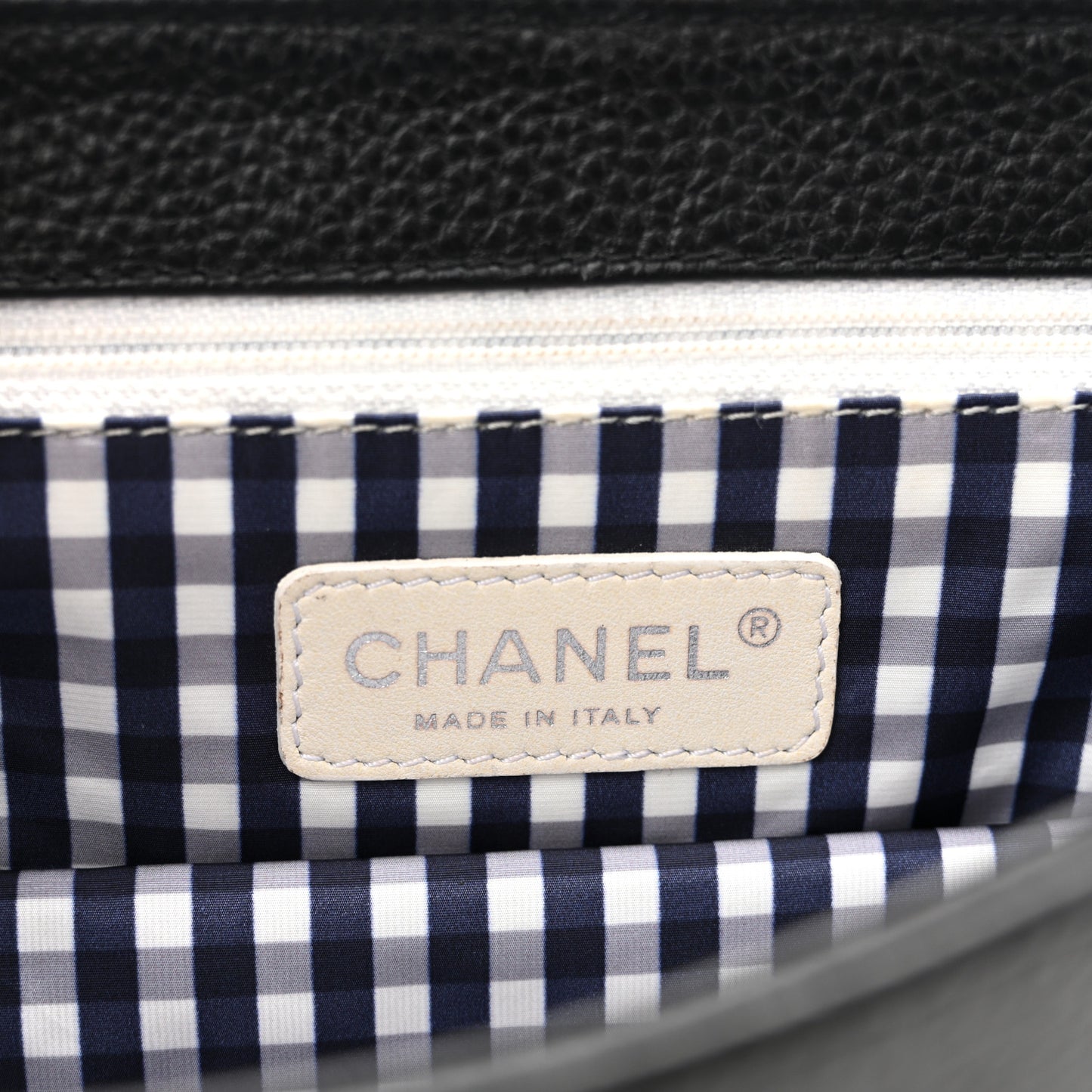 Caviar Small Lipstick Flap Black