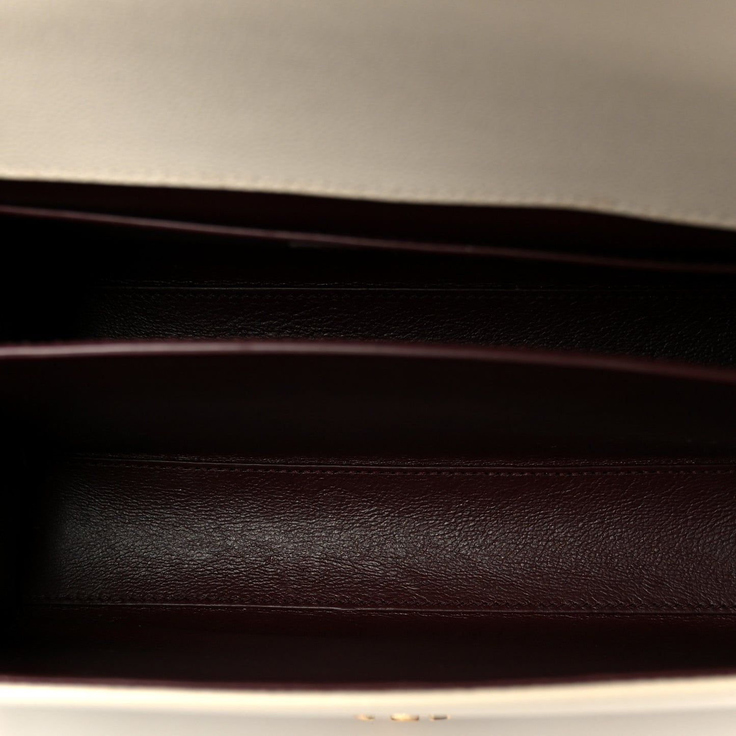 Grain de Poudre Medium Classic Monogram Cassandra Top Handle Crema Soft Rouge Legion